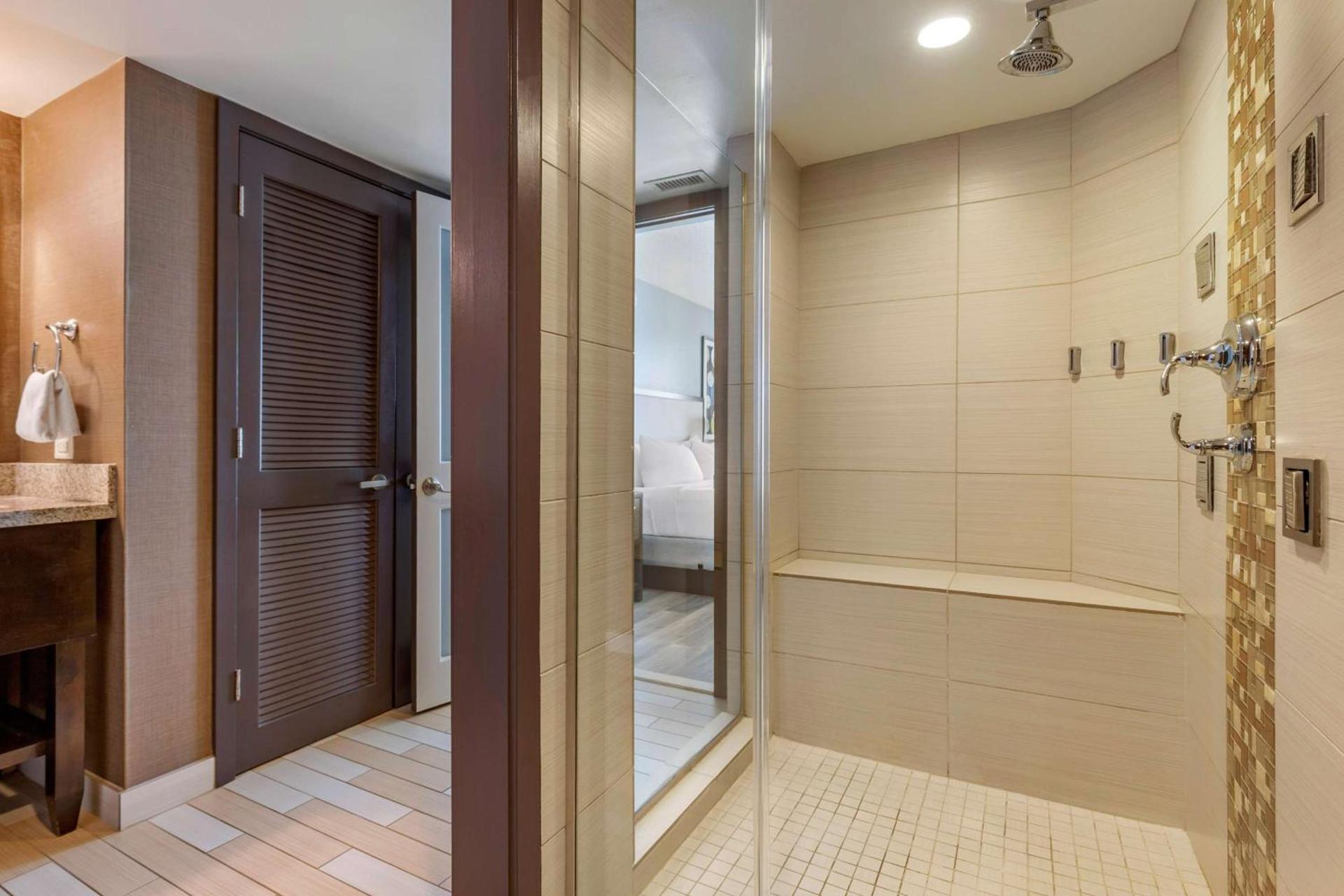 Hilton Vacation Club Oceanaire Virginia Beach photo 26
