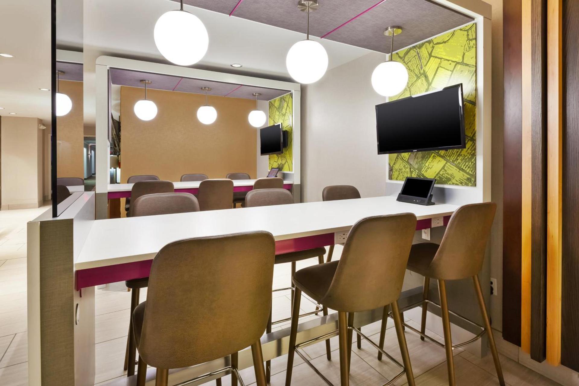 Crowne Plaza Dulles Airport by IHG photo 38