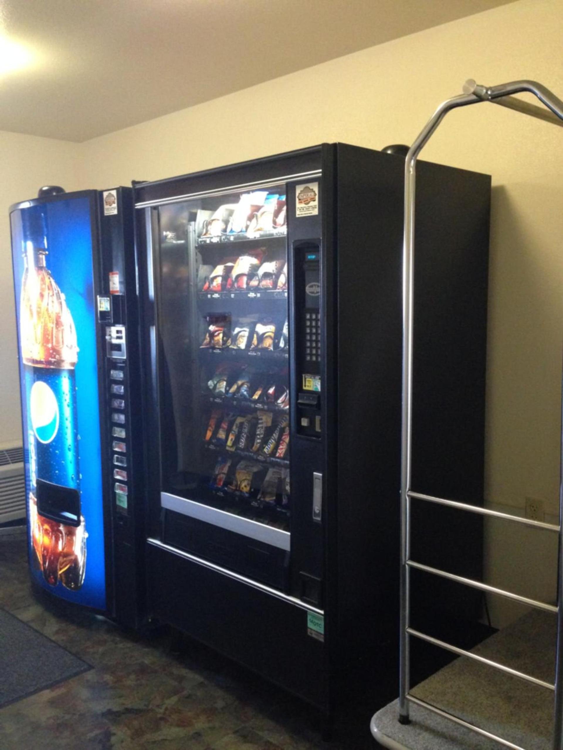 WoodSpring Suites Tulsa photo 33
