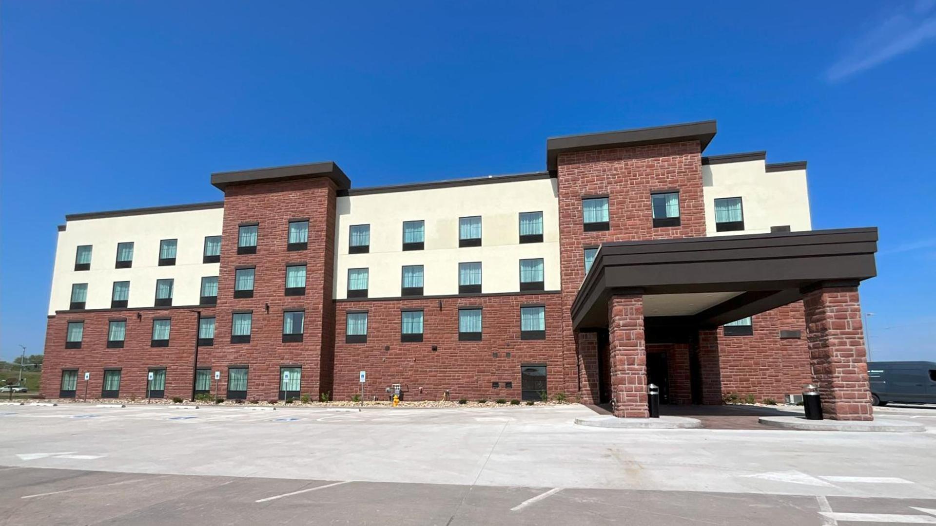 Cobblestone Hotel & Suites - Ottumwa photo 4