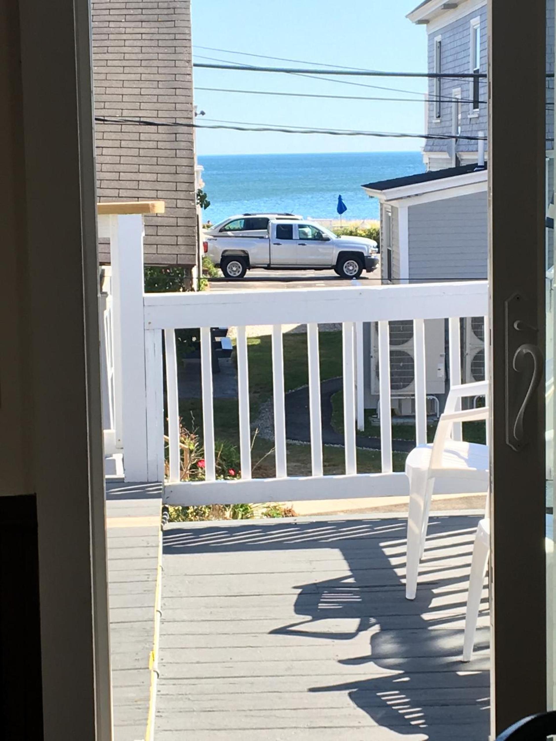 Sandpiper Beachfront Motel photo 2