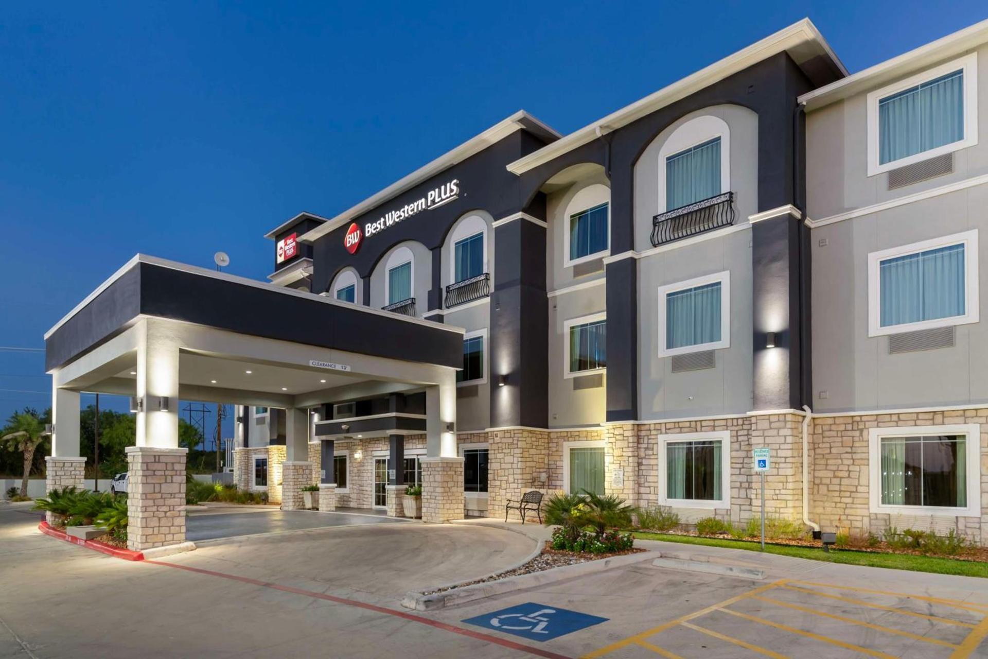 Best Western Plus Pleasanton Hotel photo 9