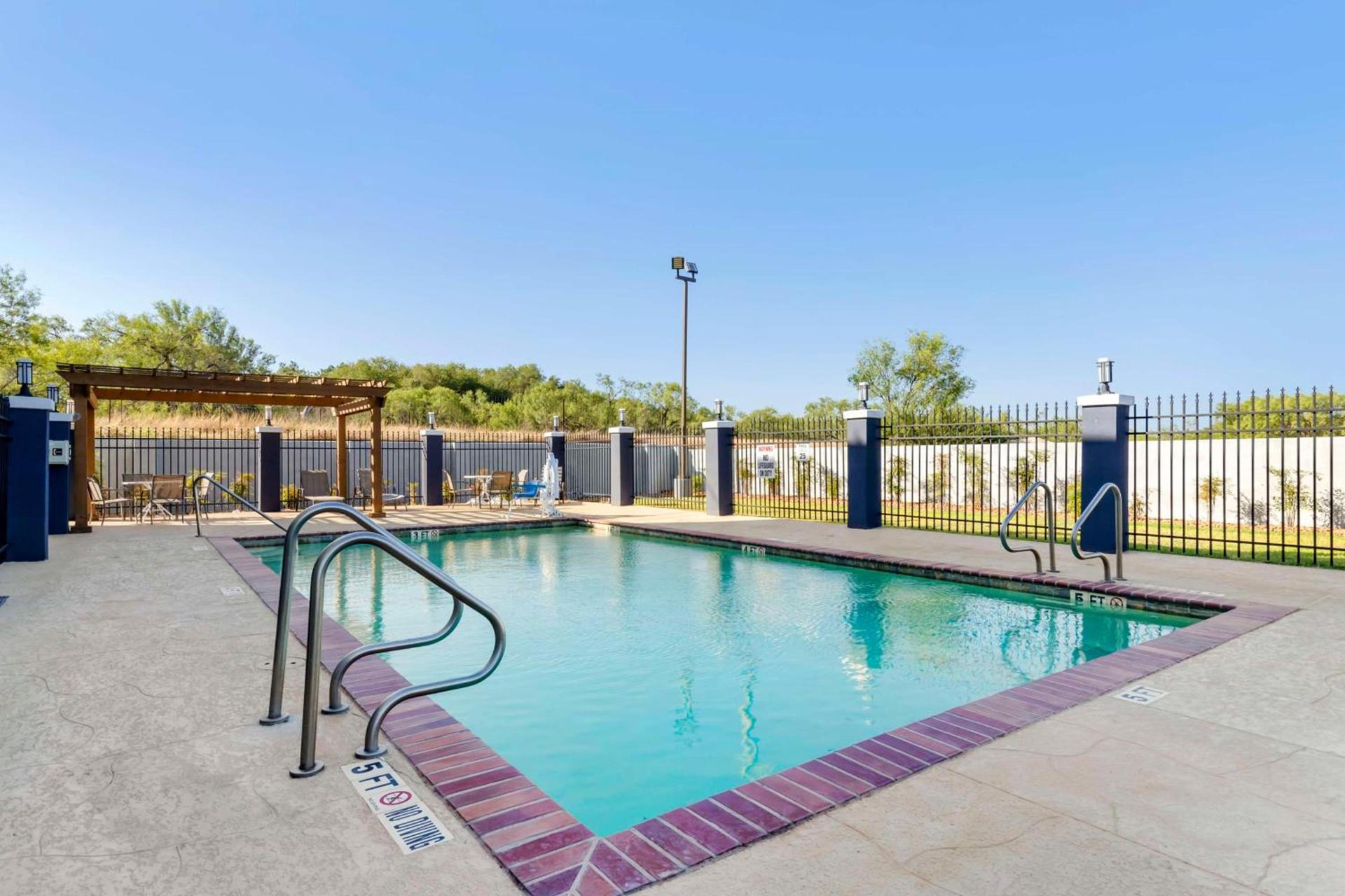 Best Western Plus Pleasanton Hotel photo 36
