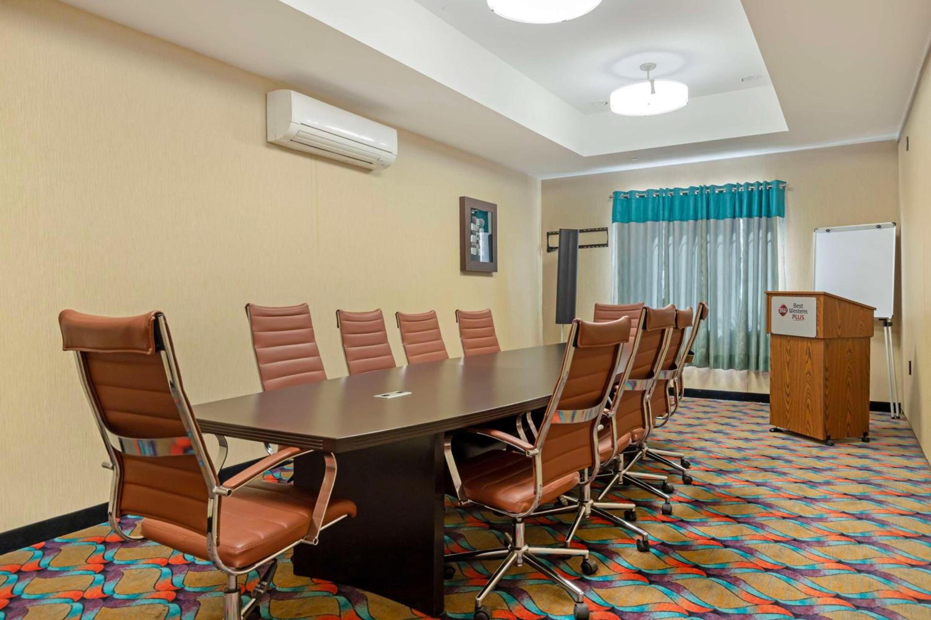 Best Western Plus Pleasanton Hotel photo 7