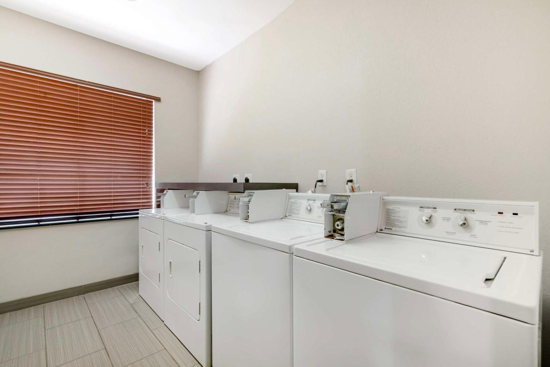 Best Western Plus Pleasanton Hotel photo 32