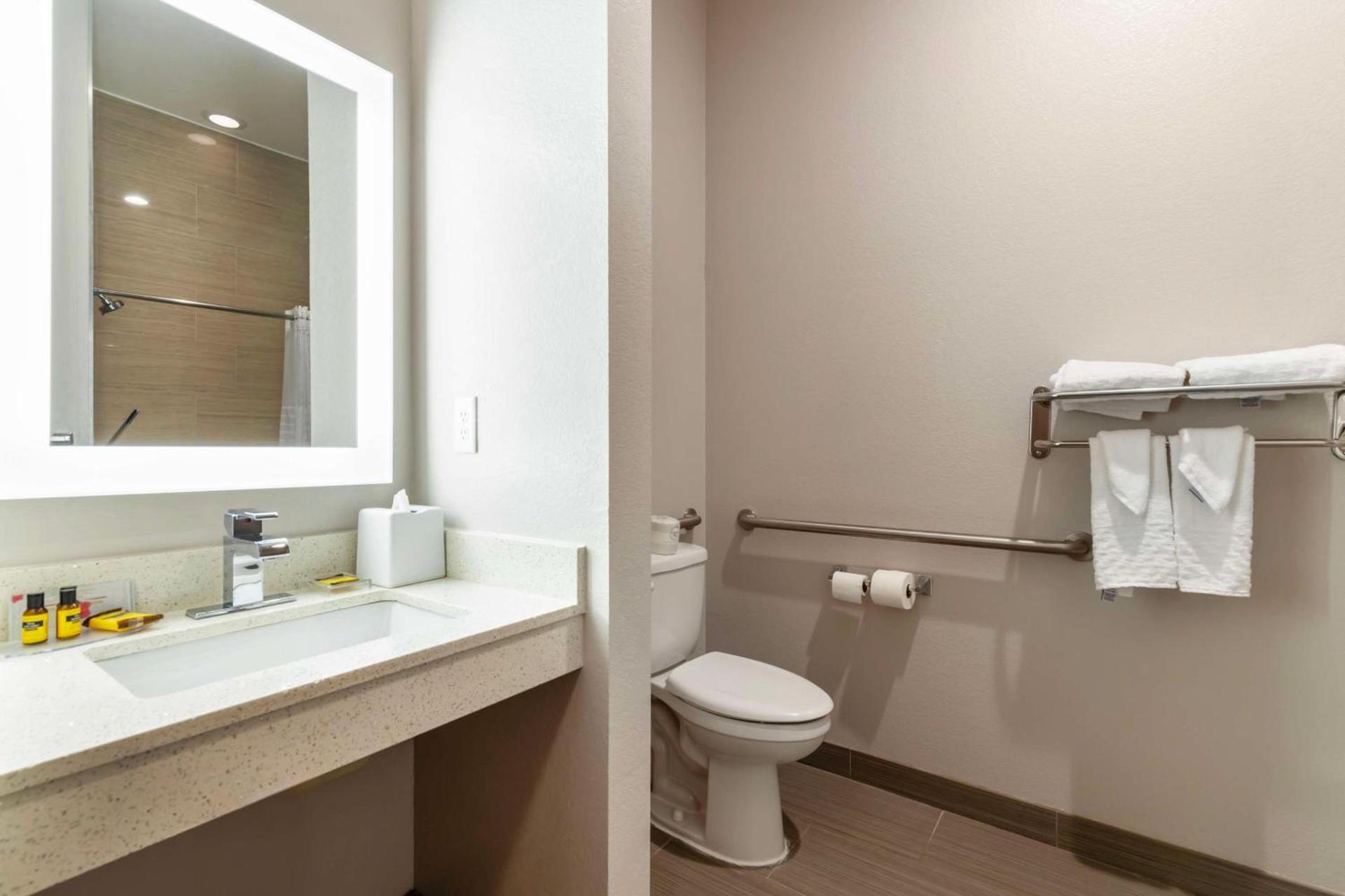 Best Western Plus Pleasanton Hotel photo 27