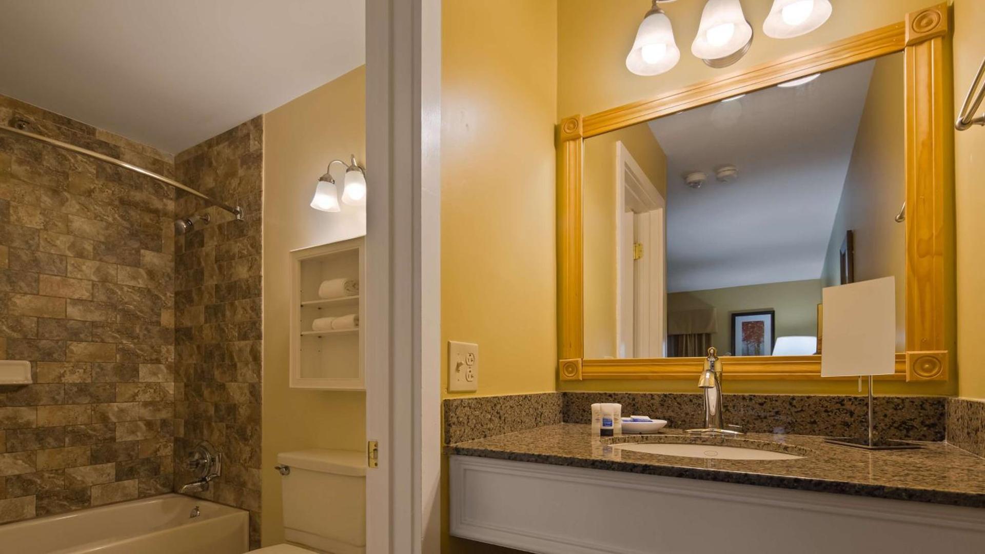 Best Western Plus Windjammer Inn & Conference Center photo 50