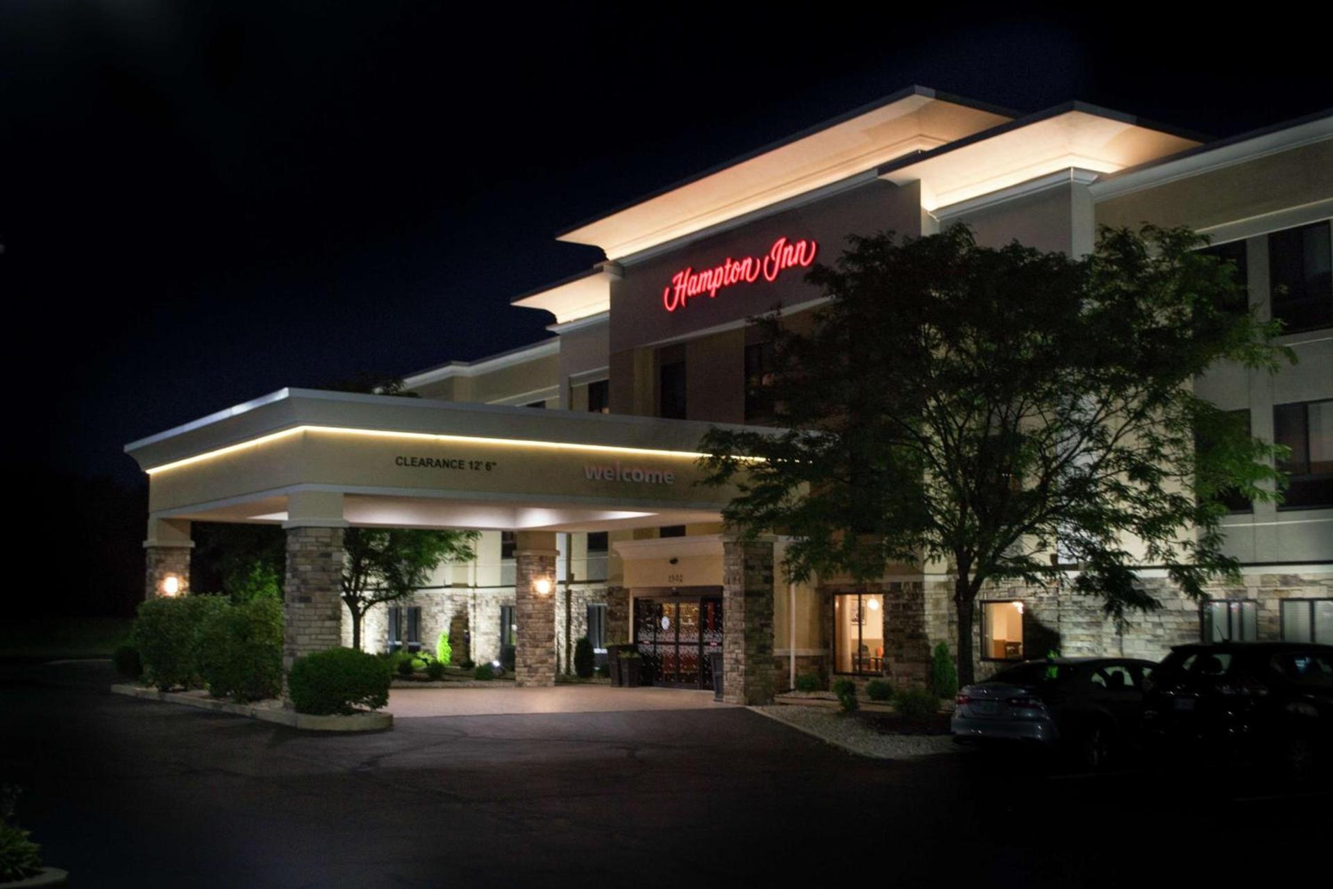 Hampton Inn Marion photo 2
