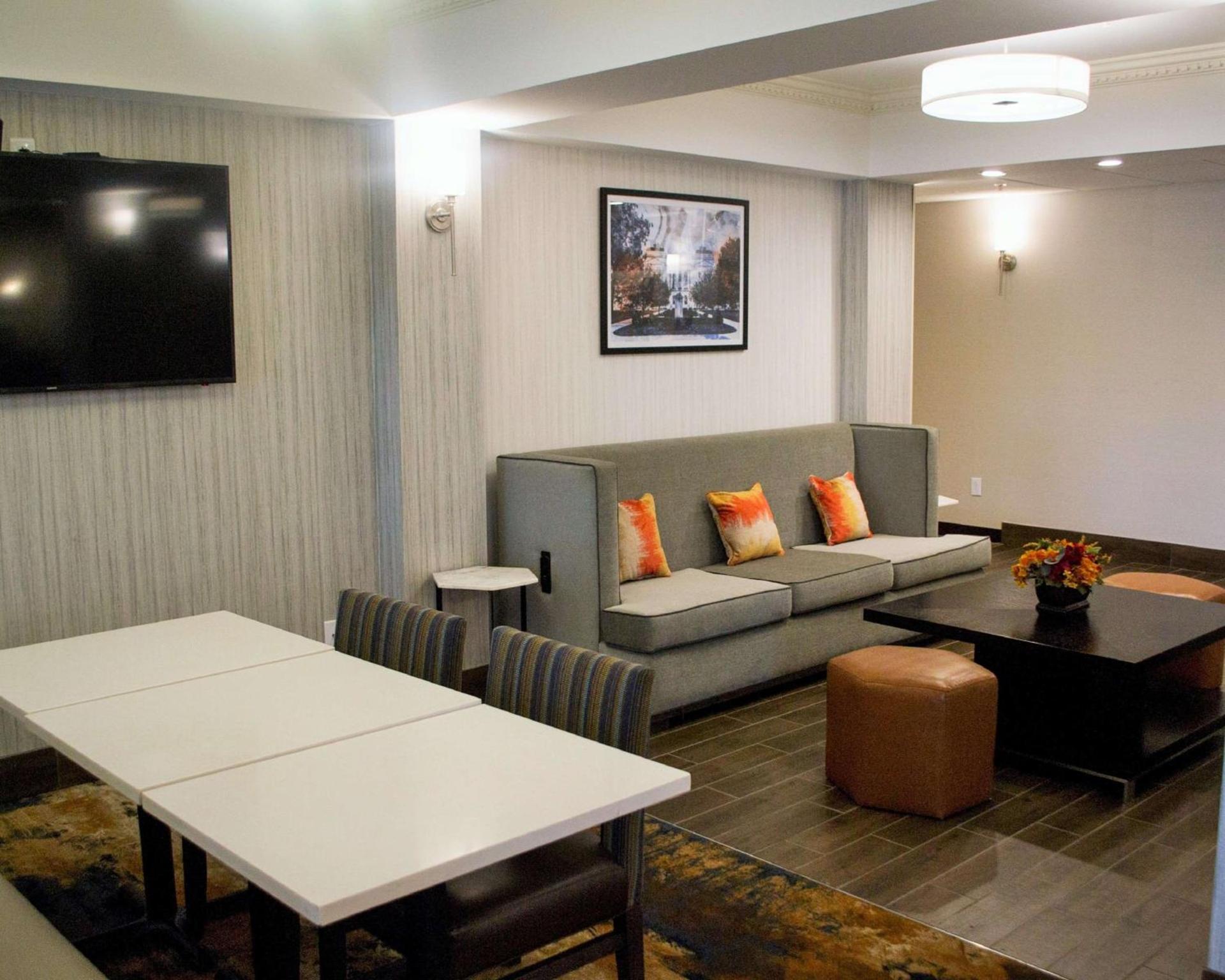 Hampton Inn Marion photo 4