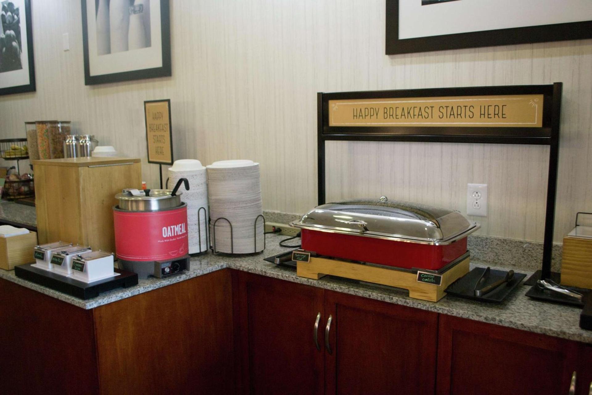 Hampton Inn Marion photo 9