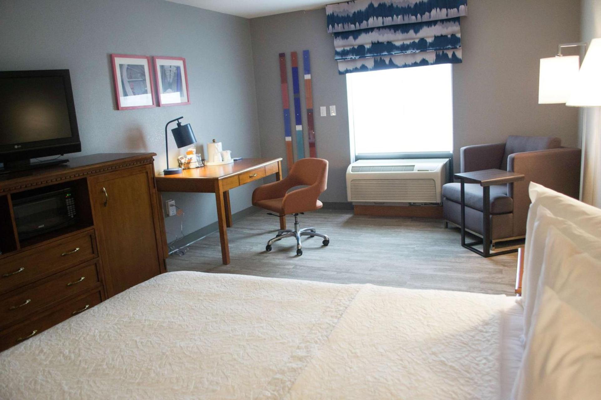 Hampton Inn Marion photo 15