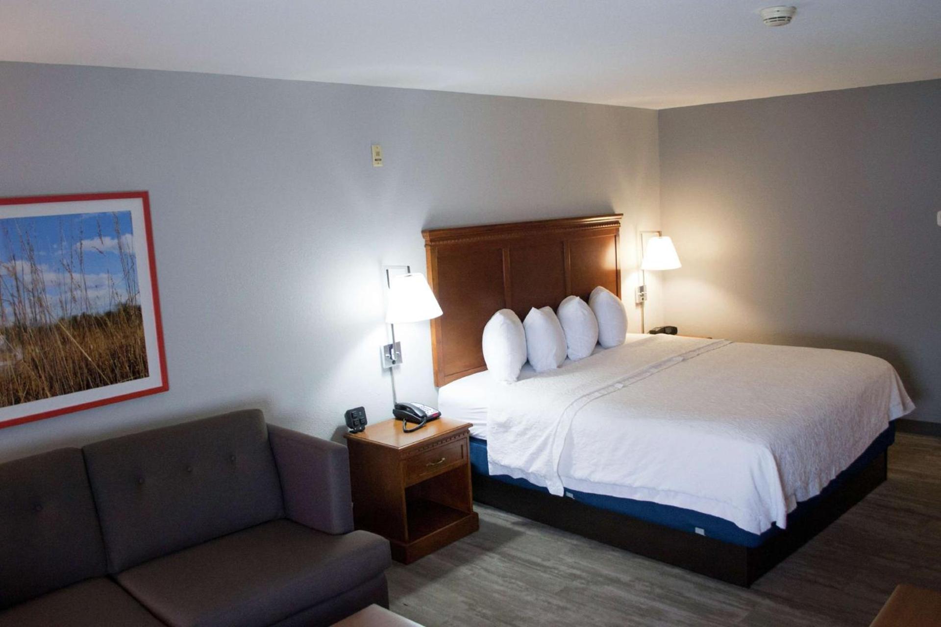 Hampton Inn Marion photo 16