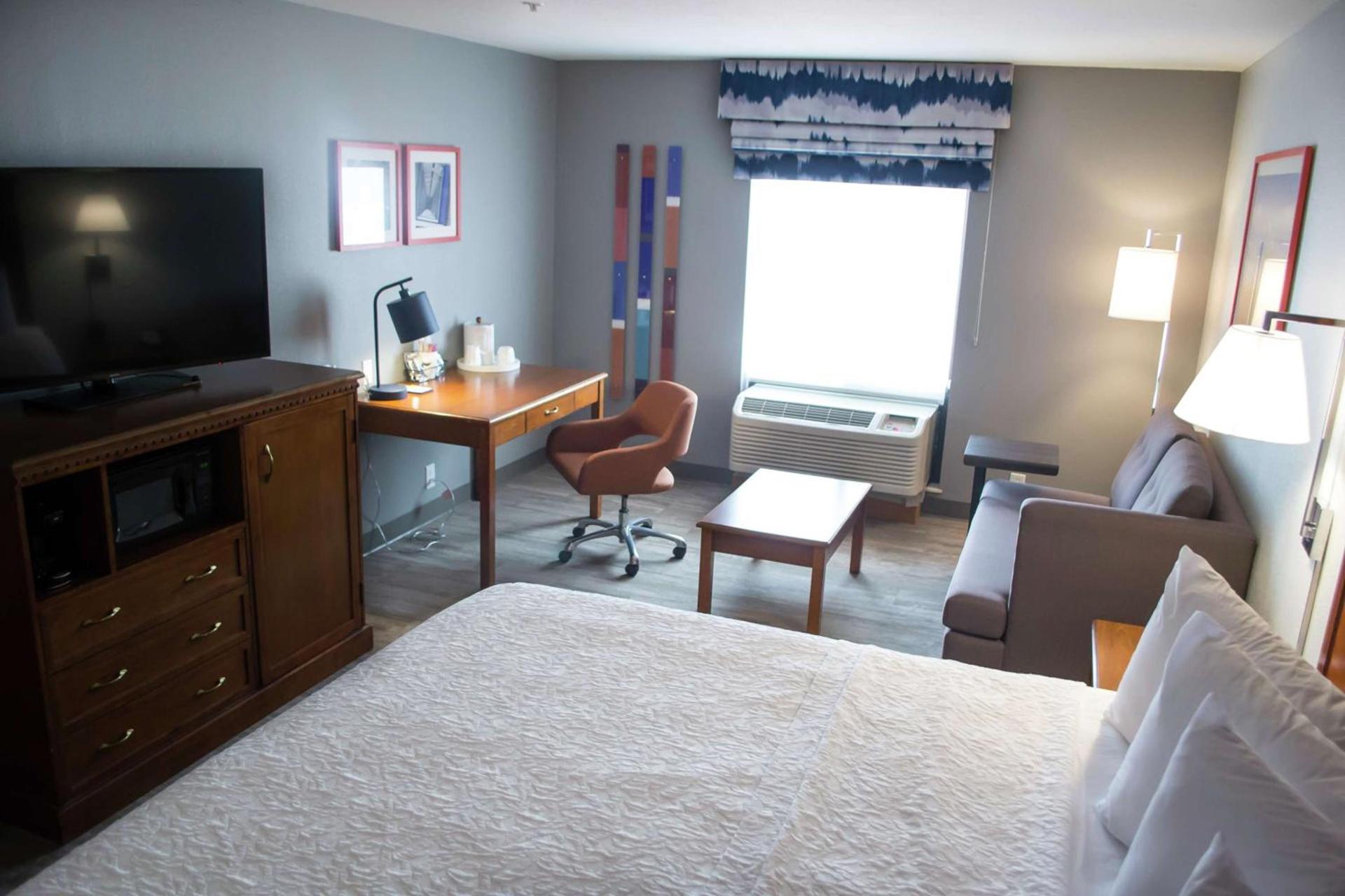 Hampton Inn Marion photo 18