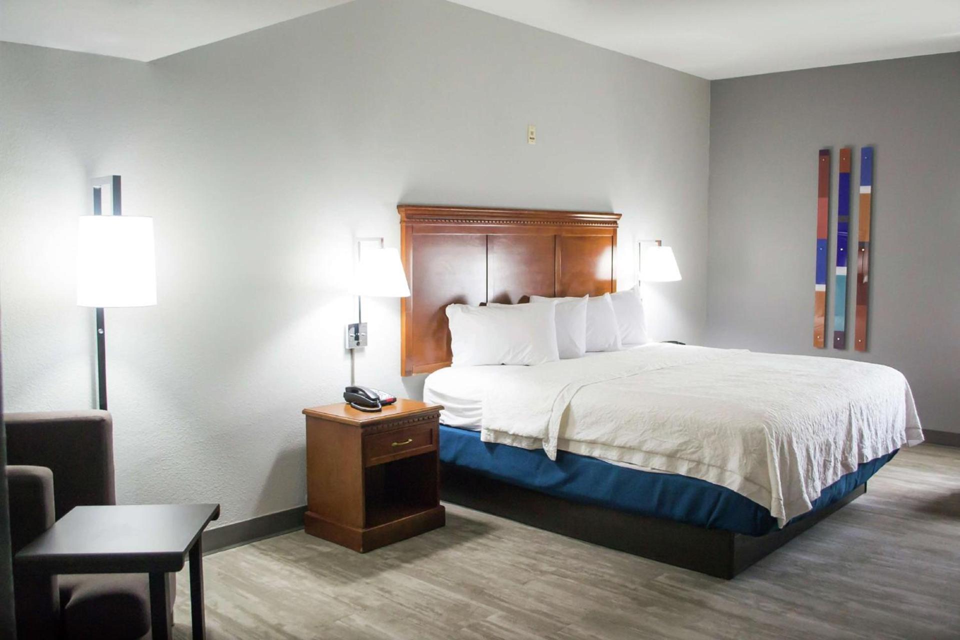 Hampton Inn Marion photo 20
