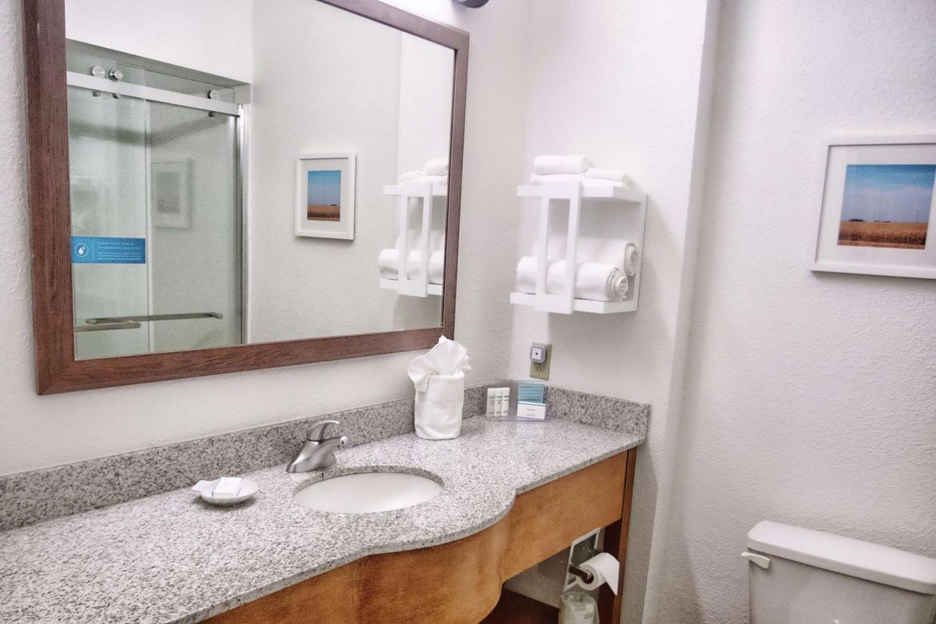 Hampton Inn Marion photo 31