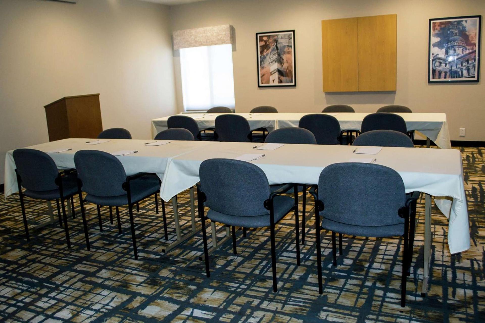 Hampton Inn Marion photo 32