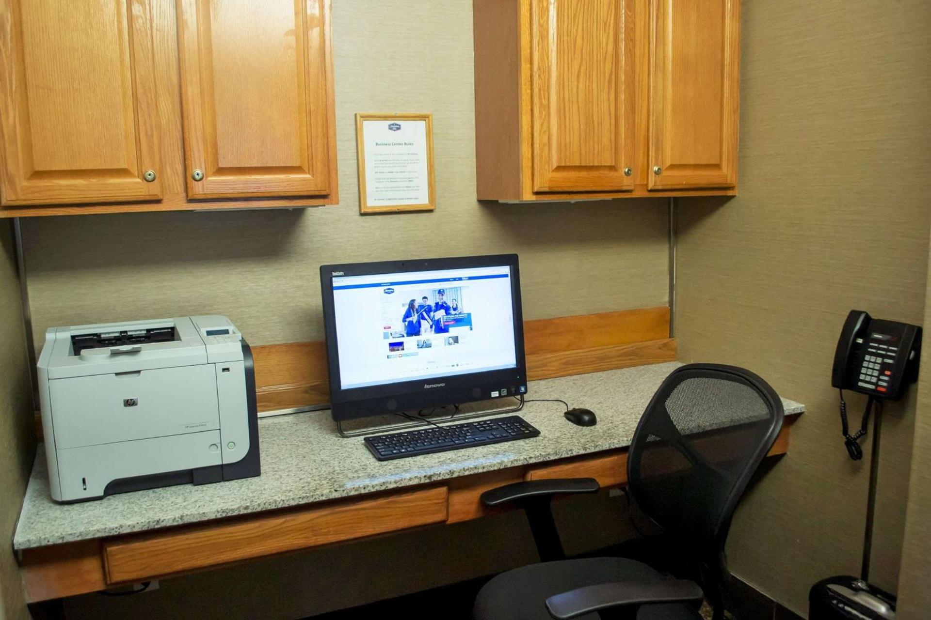 Hampton Inn Marion photo 34