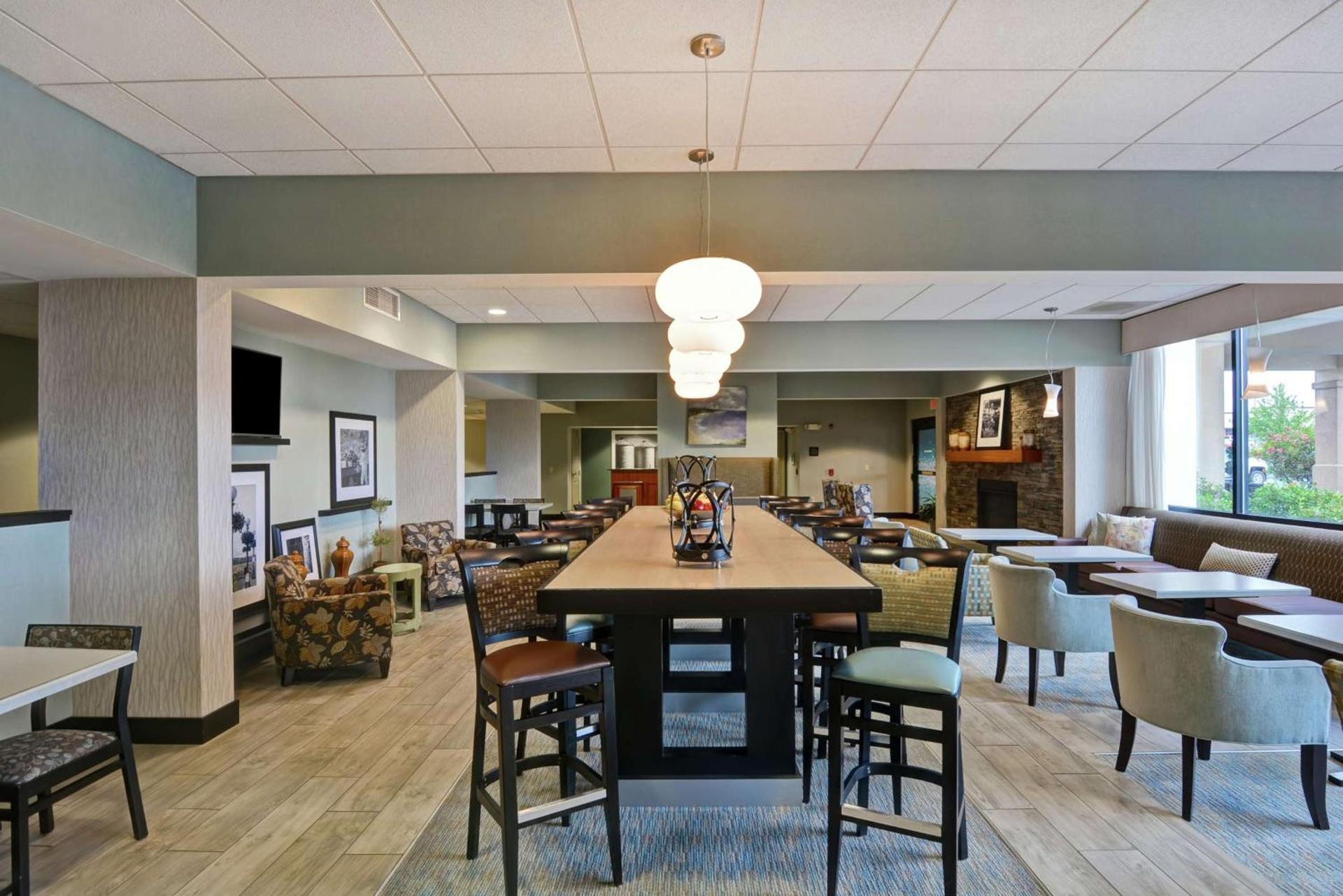 Hampton Inn Lewisburg photo 7
