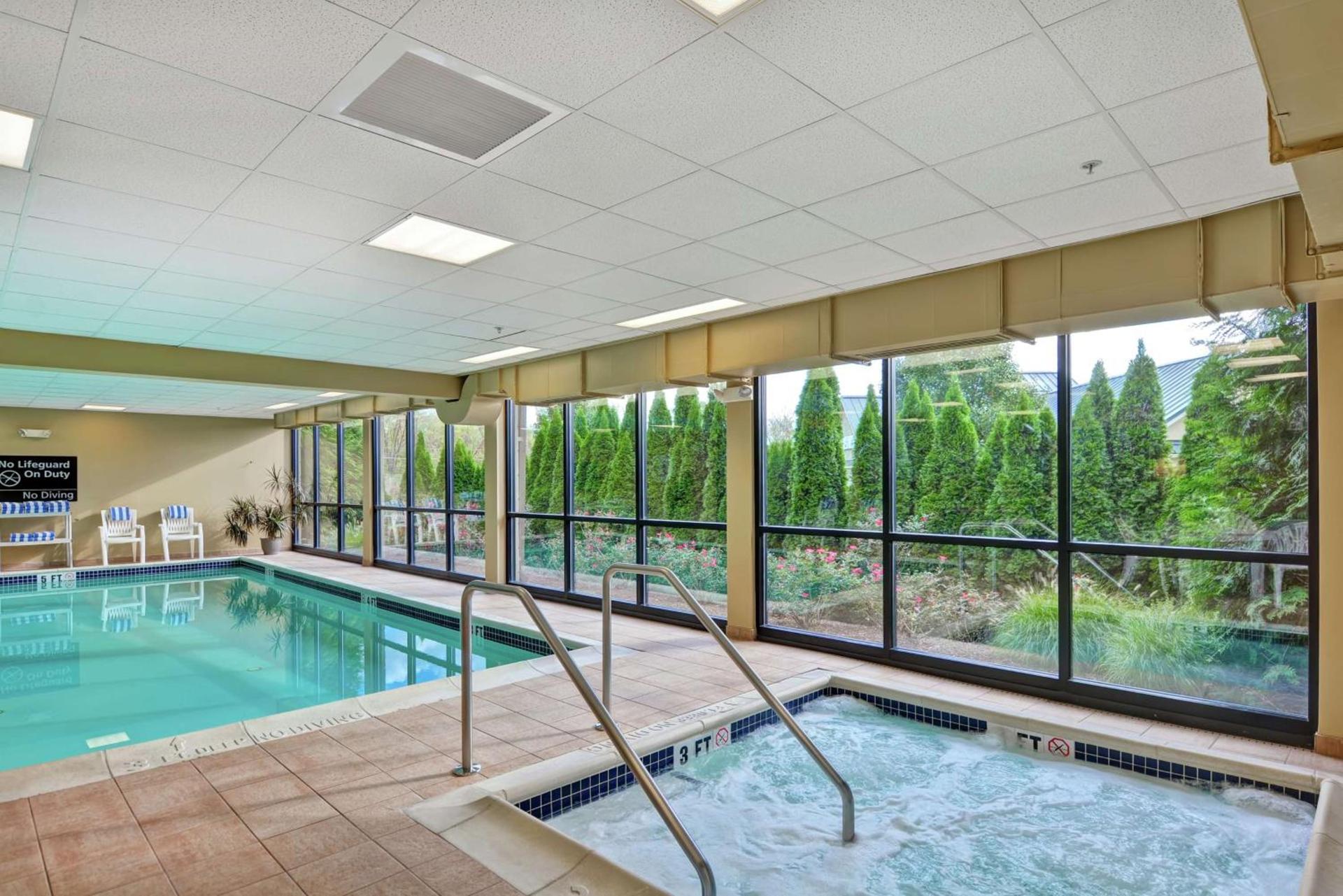 Hampton Inn Lewisburg photo 8