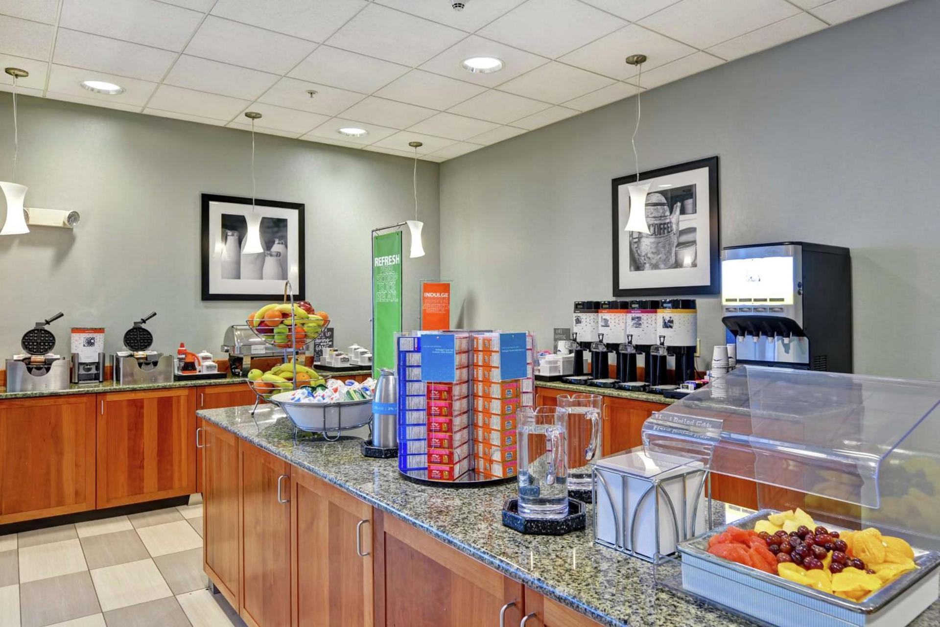 Hampton Inn Lewisburg photo 13