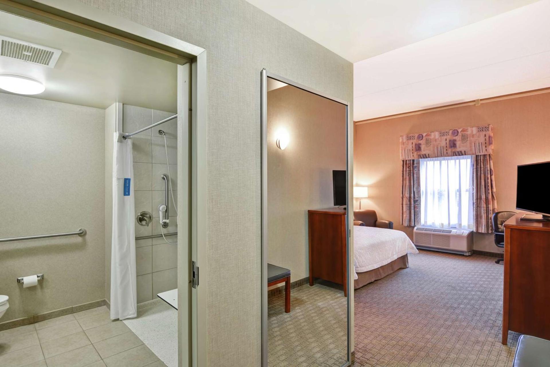 Hampton Inn Lewisburg photo 20