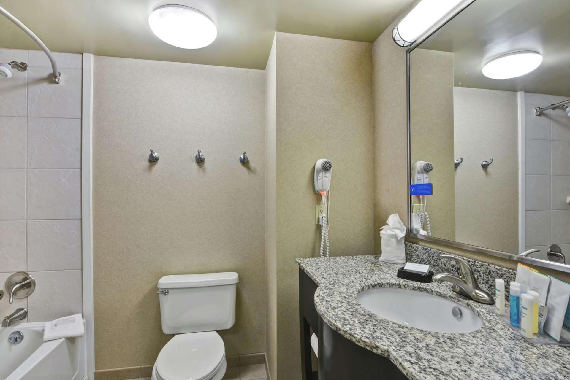 Hampton Inn Lewisburg photo 24