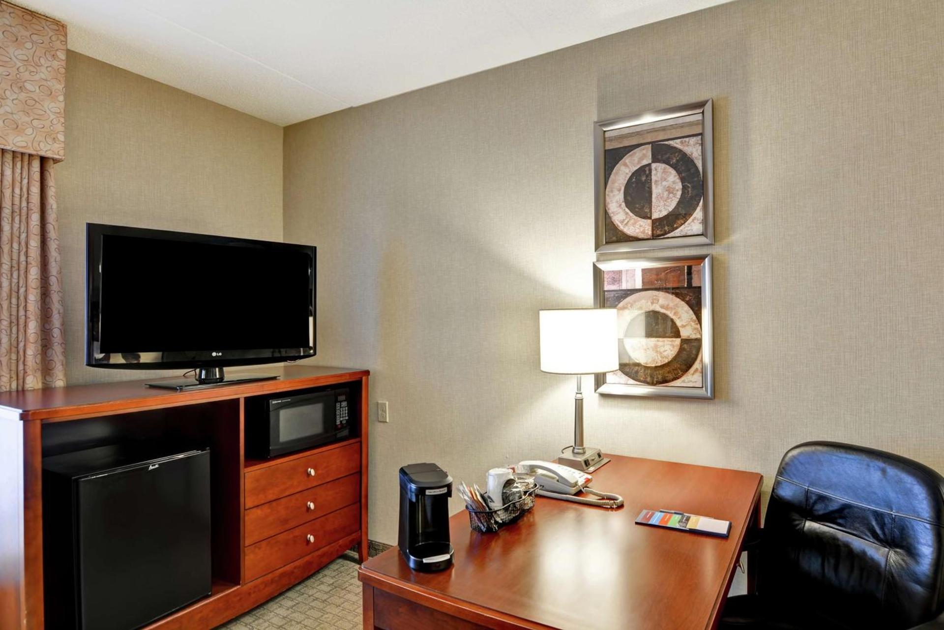 Hampton Inn Lewisburg photo 25