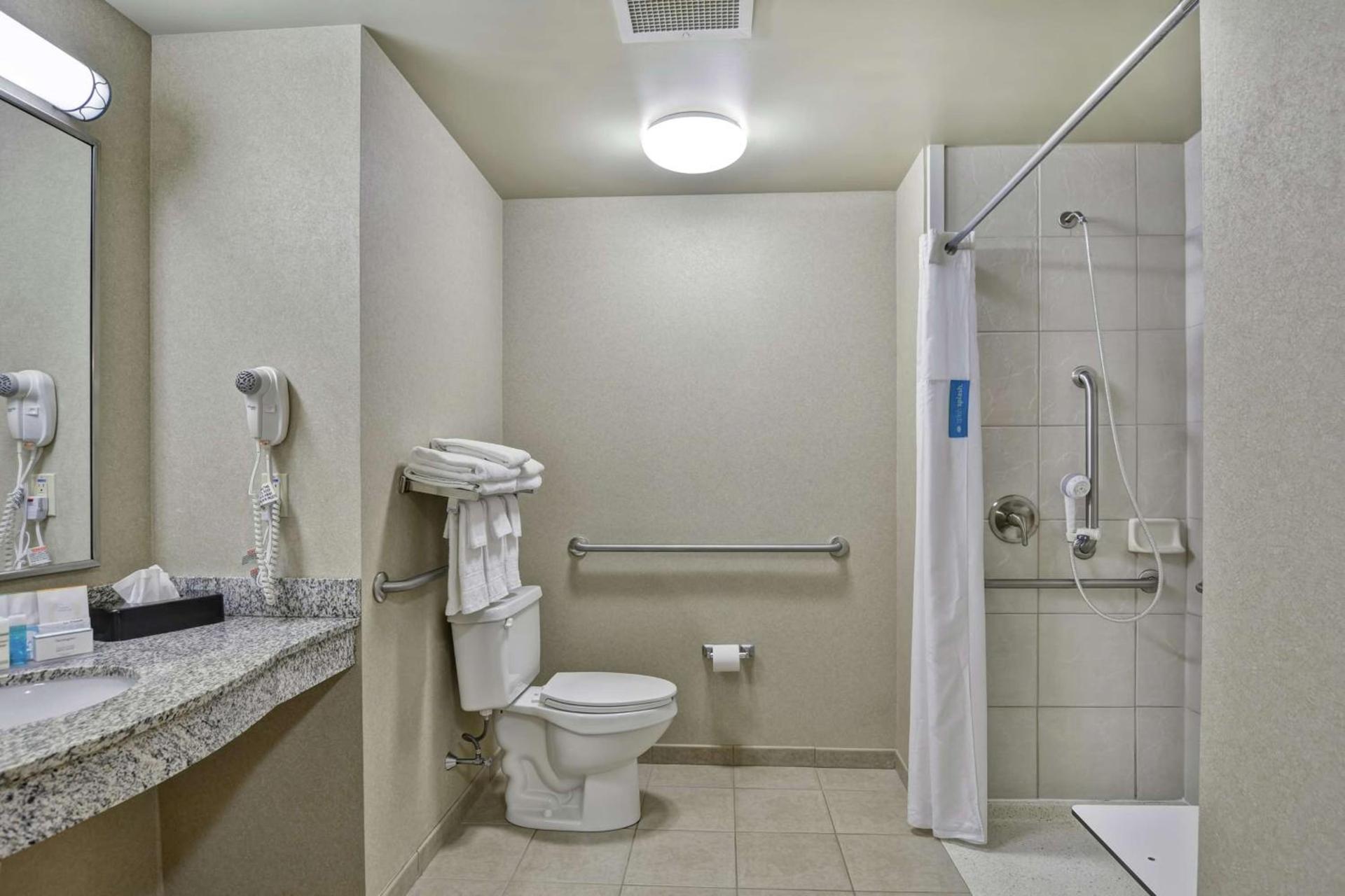 Hampton Inn Lewisburg photo 30