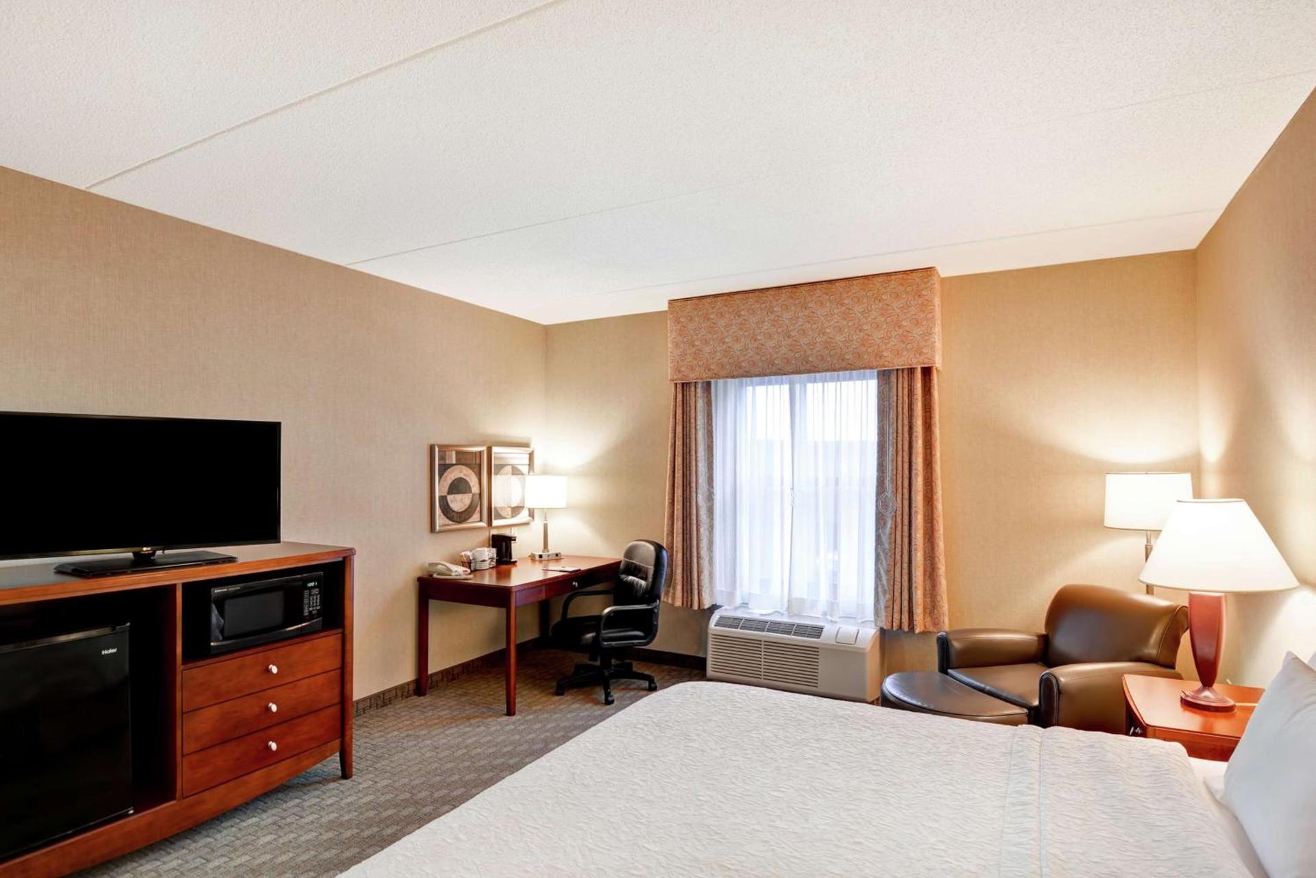 Hampton Inn Lewisburg photo 31