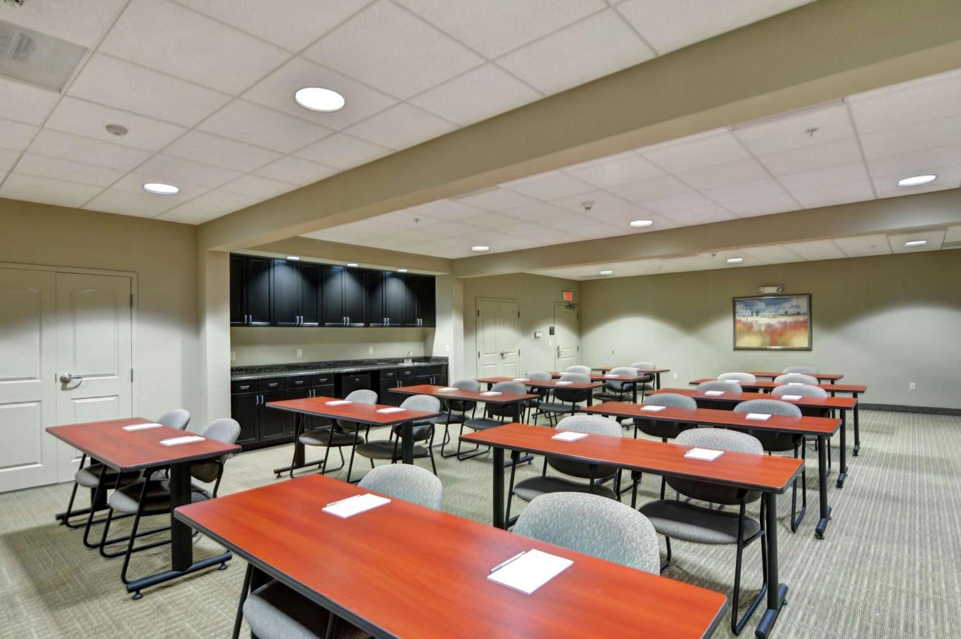 Hampton Inn Lewisburg photo 35
