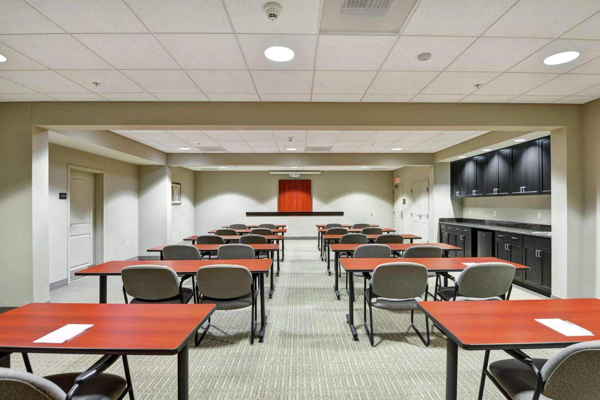Hampton Inn Lewisburg photo 36