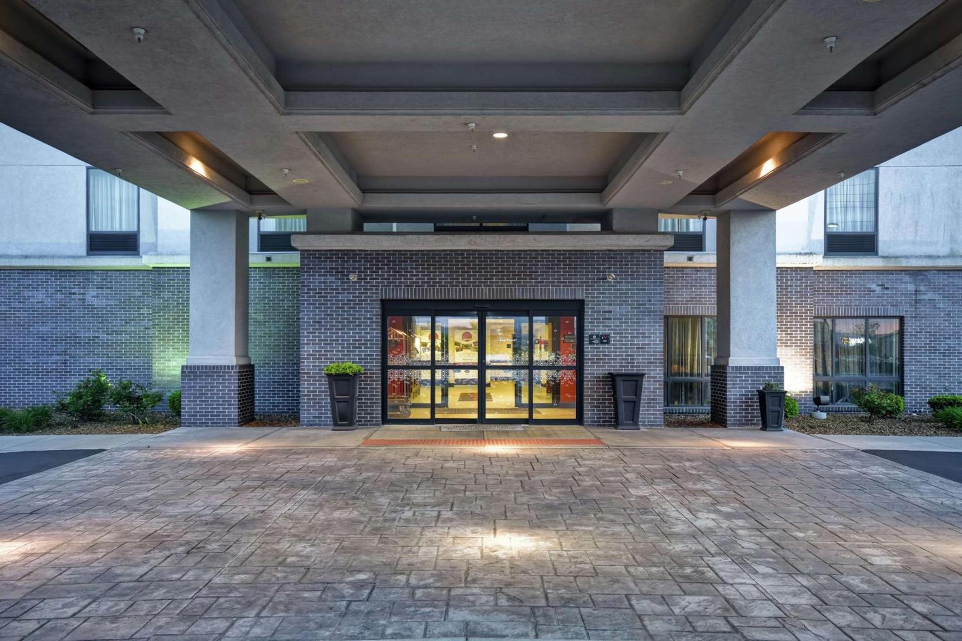 Hampton Inn Middletown photo 2