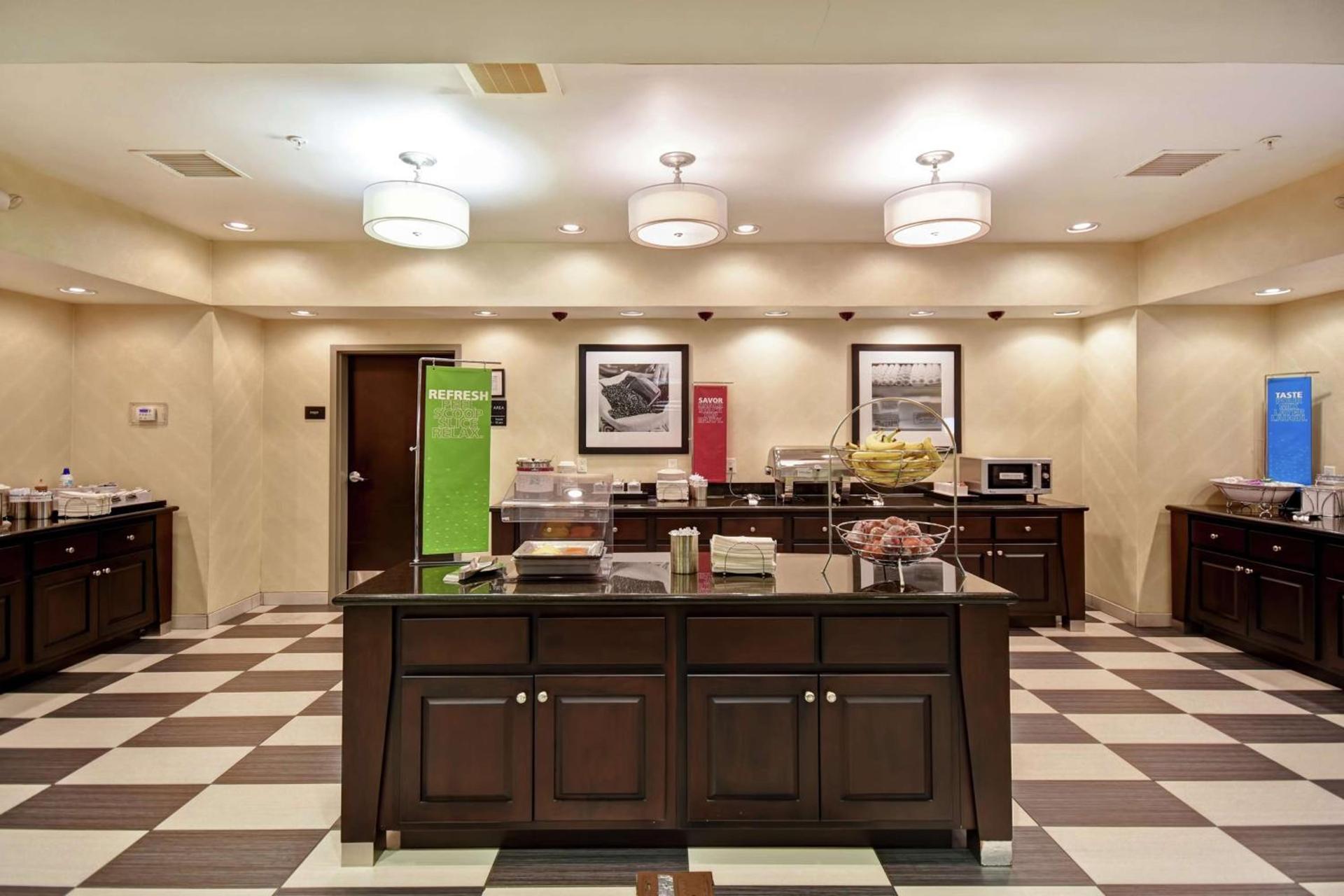 Hampton Inn Middletown photo 22