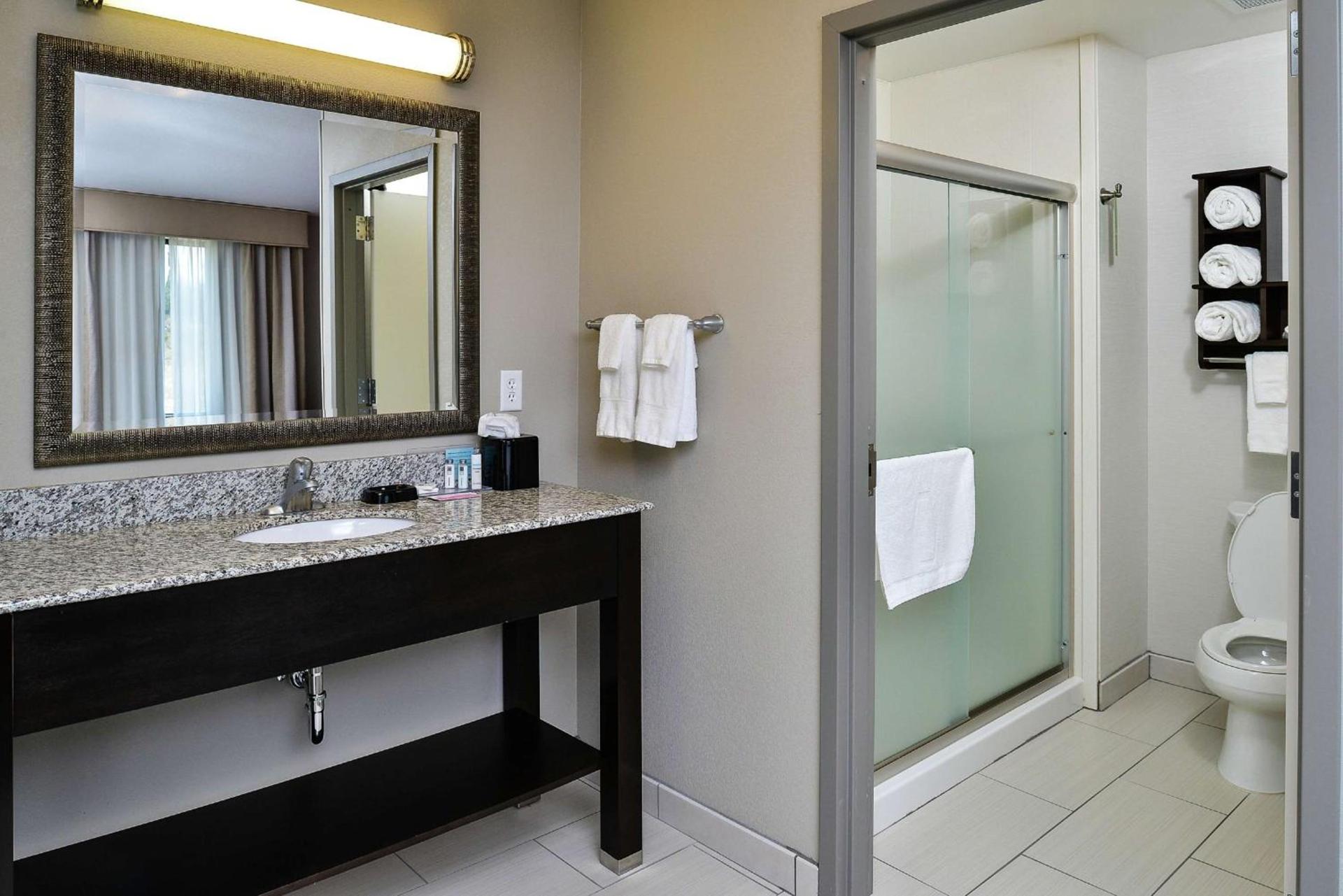 Hampton Inn Middletown photo 30