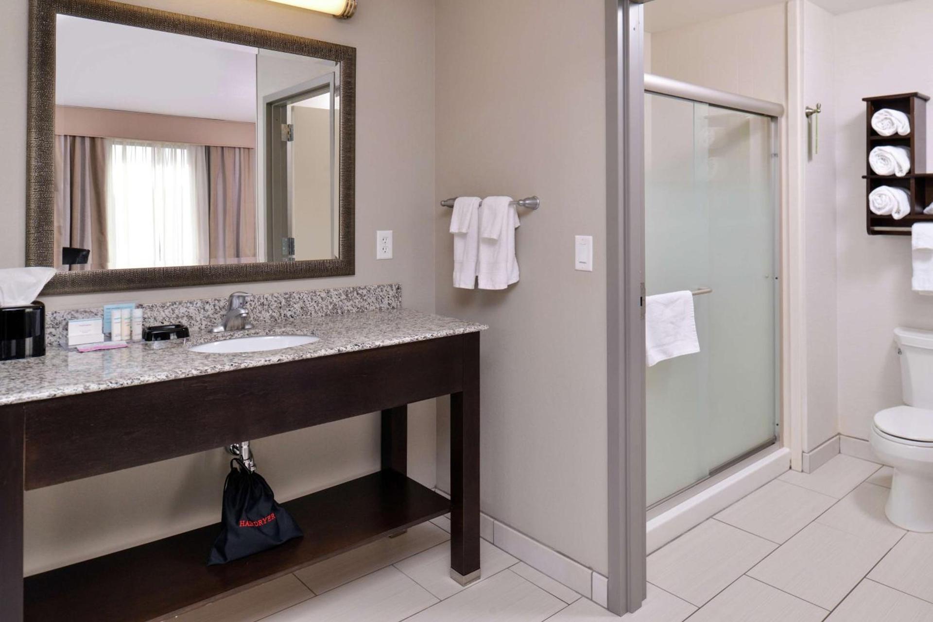 Hampton Inn Middletown photo 33