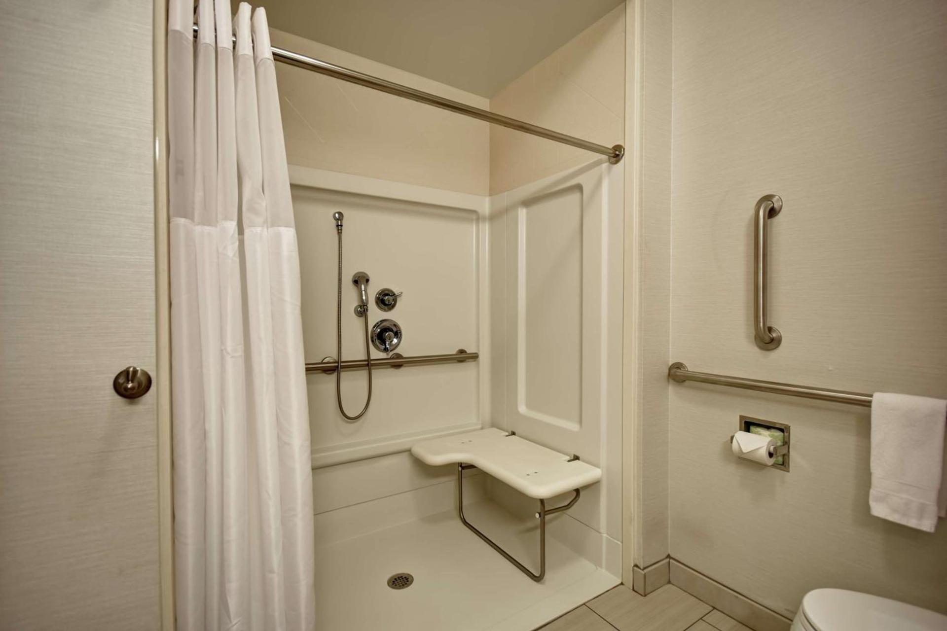 Hampton Inn Middletown photo 48