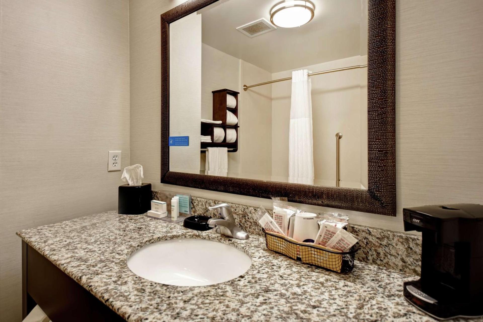 Hampton Inn Middletown photo 49