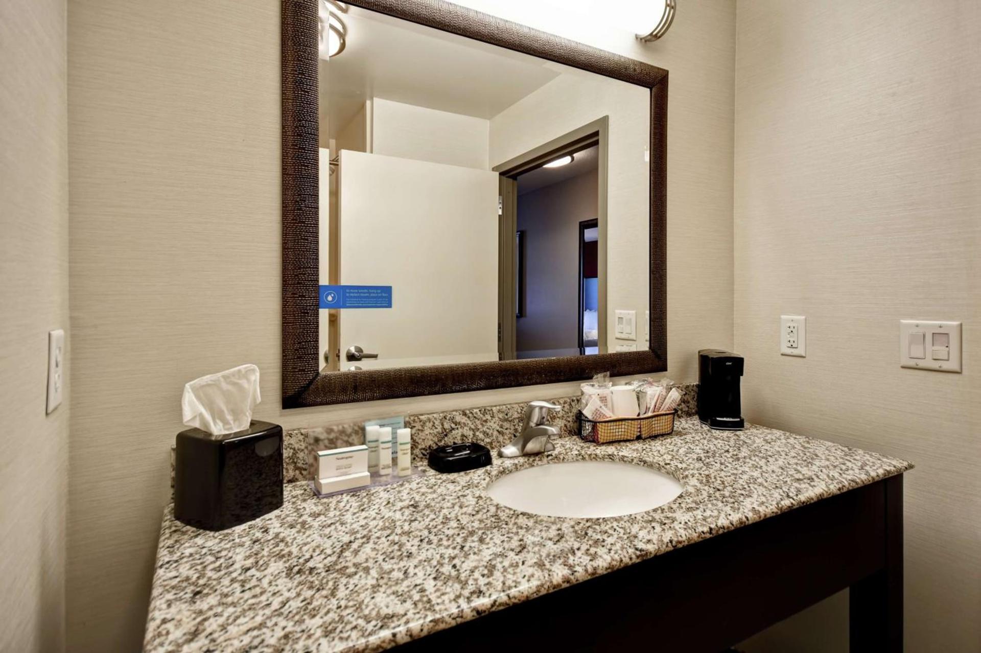 Hampton Inn Middletown photo 52