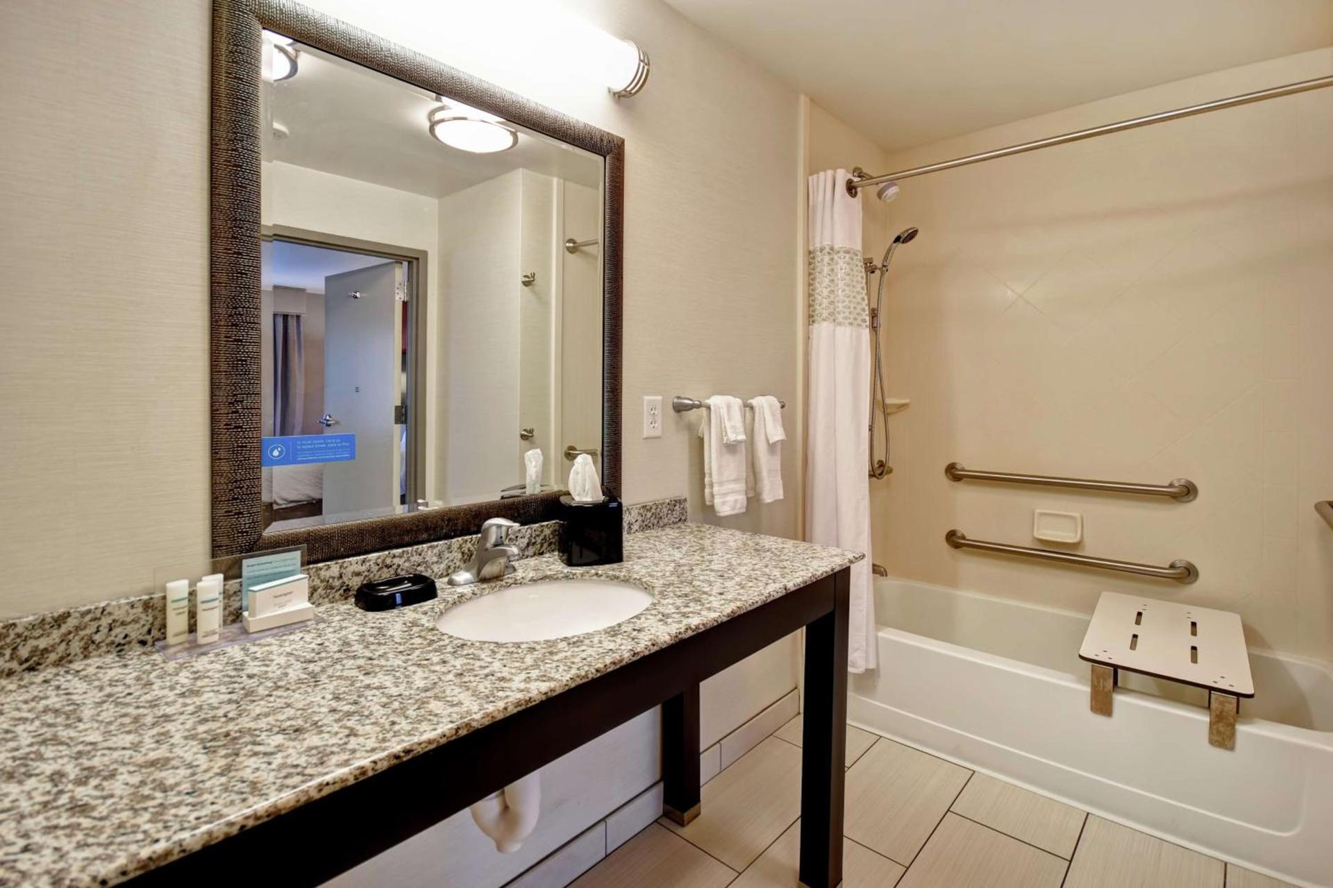 Hampton Inn Middletown photo 53