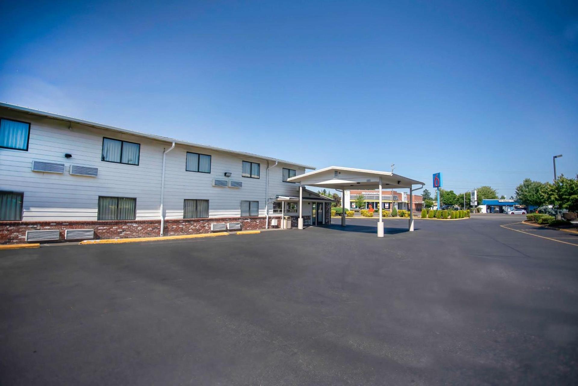 Motel 6-Gresham, OR - Portland photo 2
