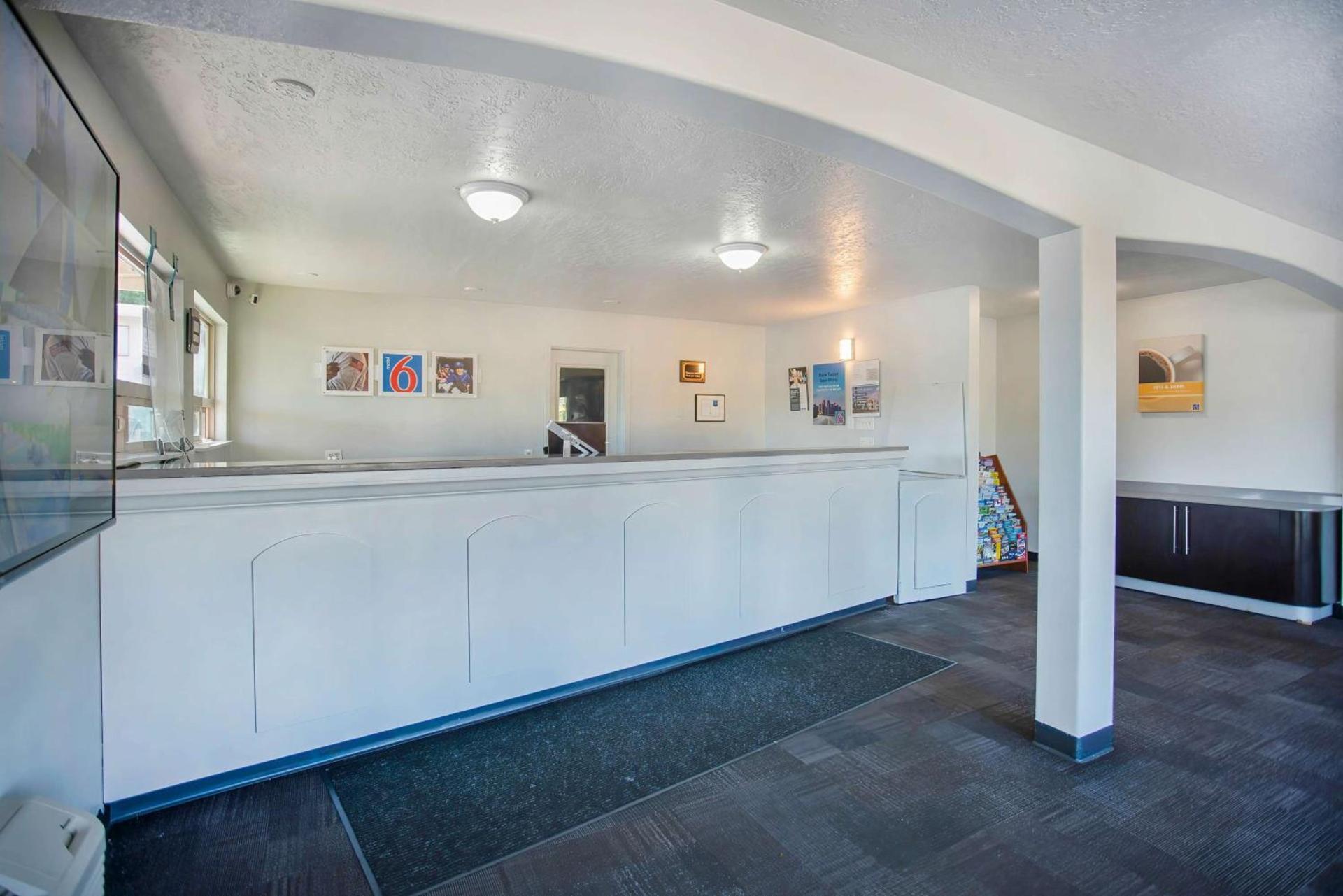 Motel 6-Gresham, OR - Portland photo 3