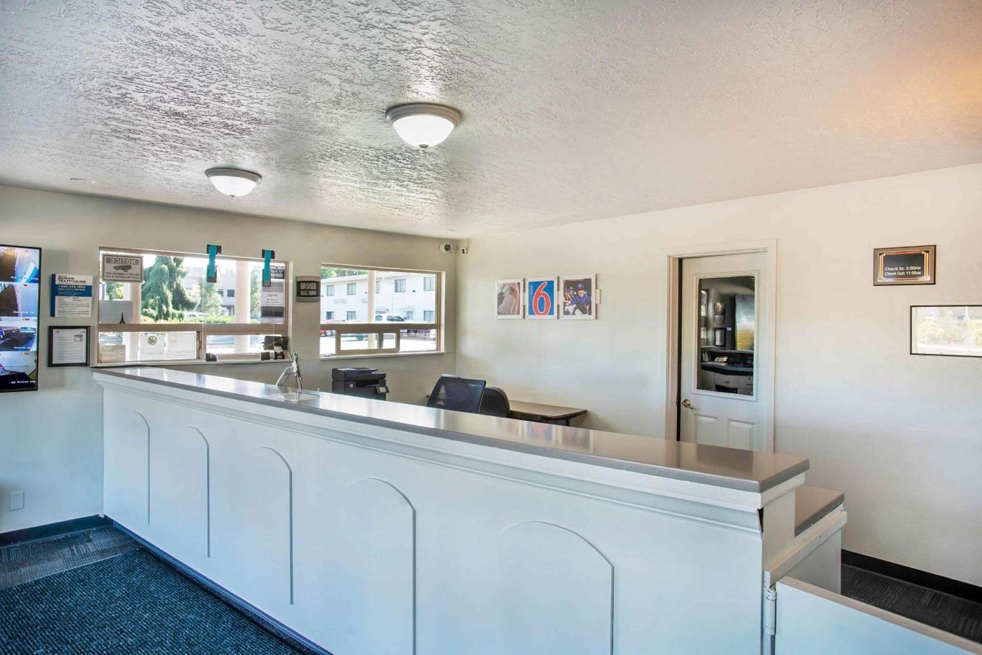 Motel 6-Gresham, OR - Portland photo 4