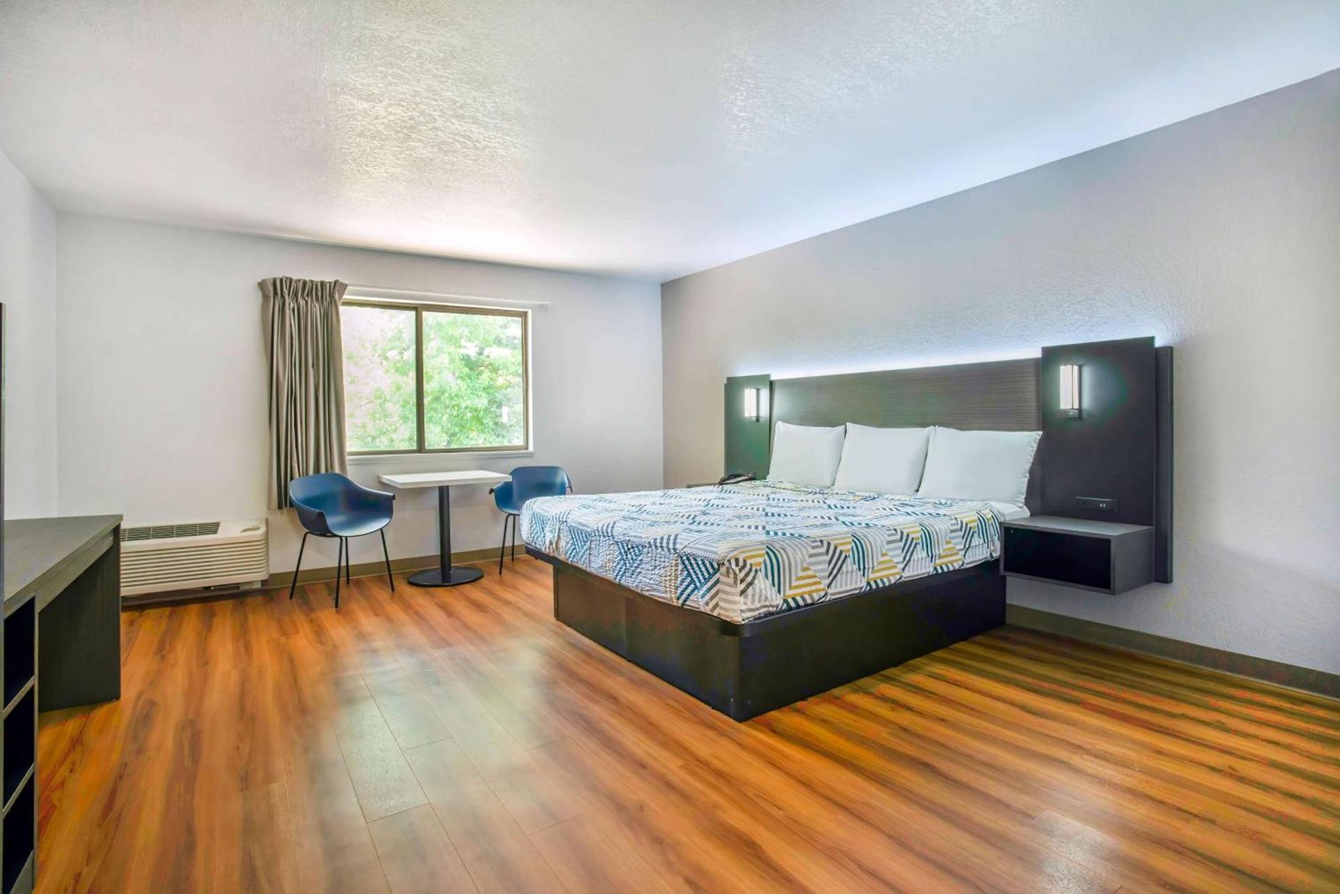 Motel 6-Gresham, OR - Portland photo 8