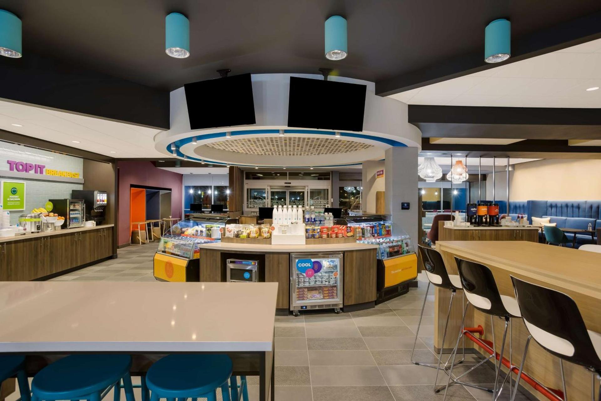 Tru By Hilton Traverse City photo 9