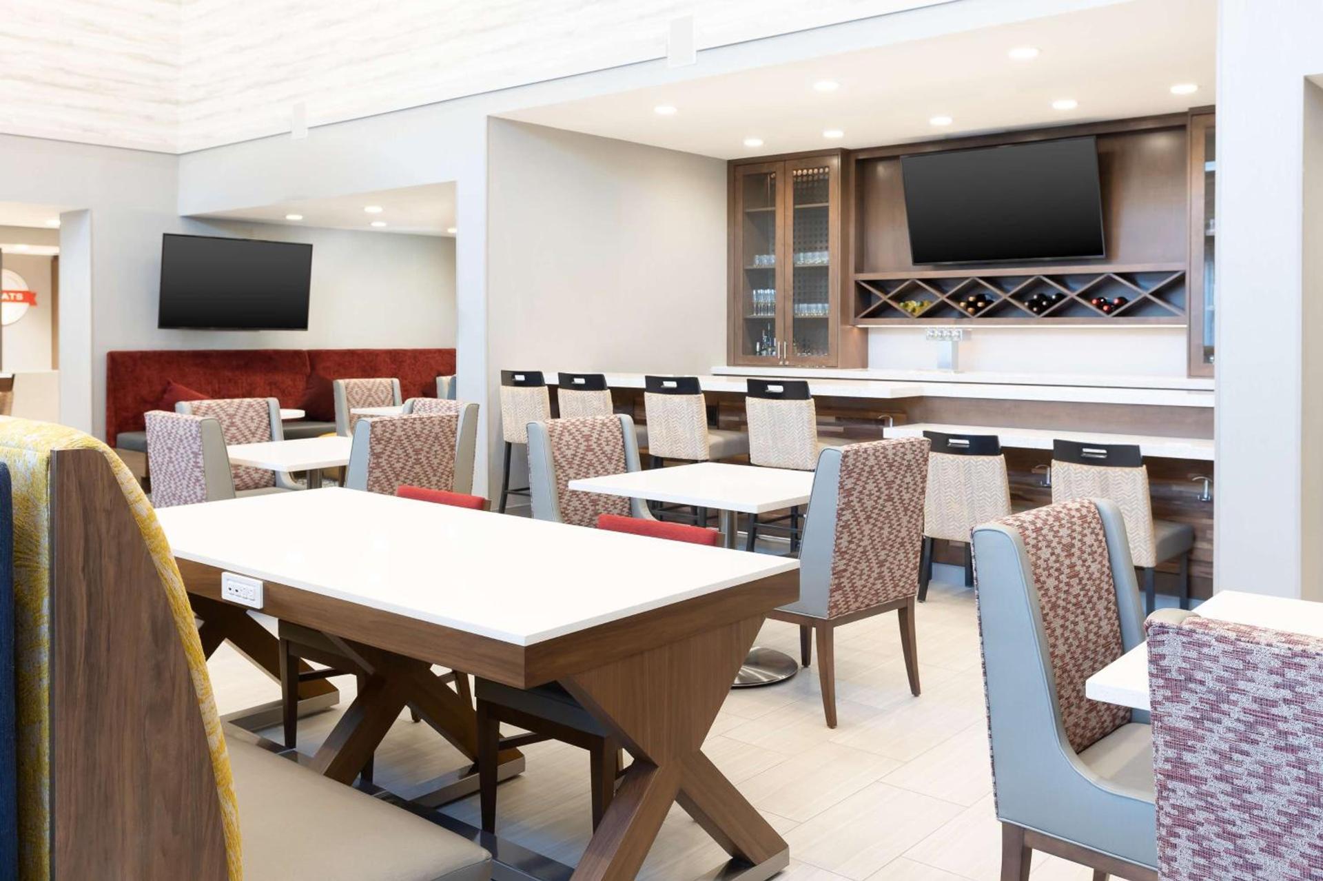 Hampton Inn & Suites Santa Rosa Sonoma Wine Country photo 9
