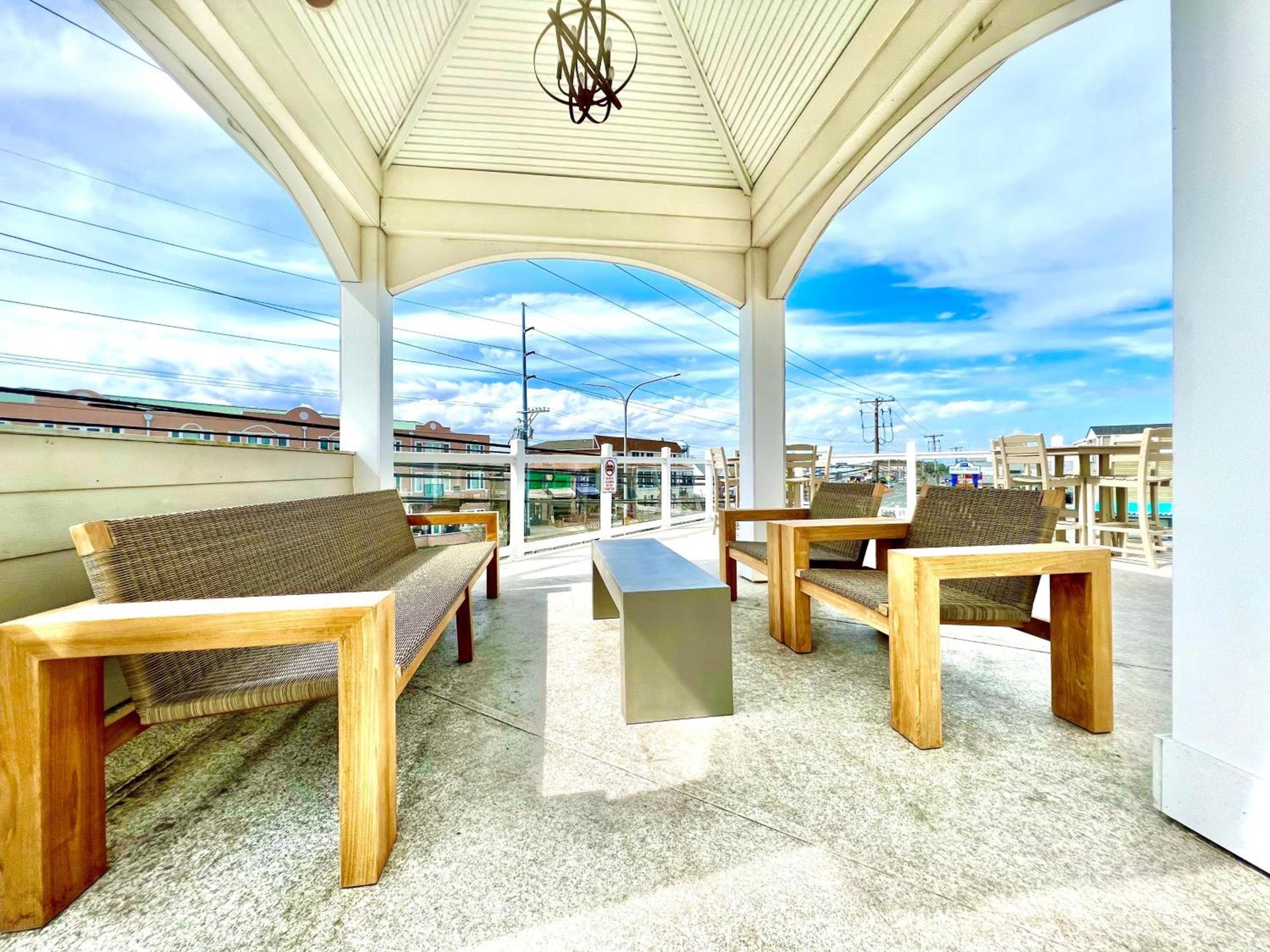 Beach House Dewey photo 15