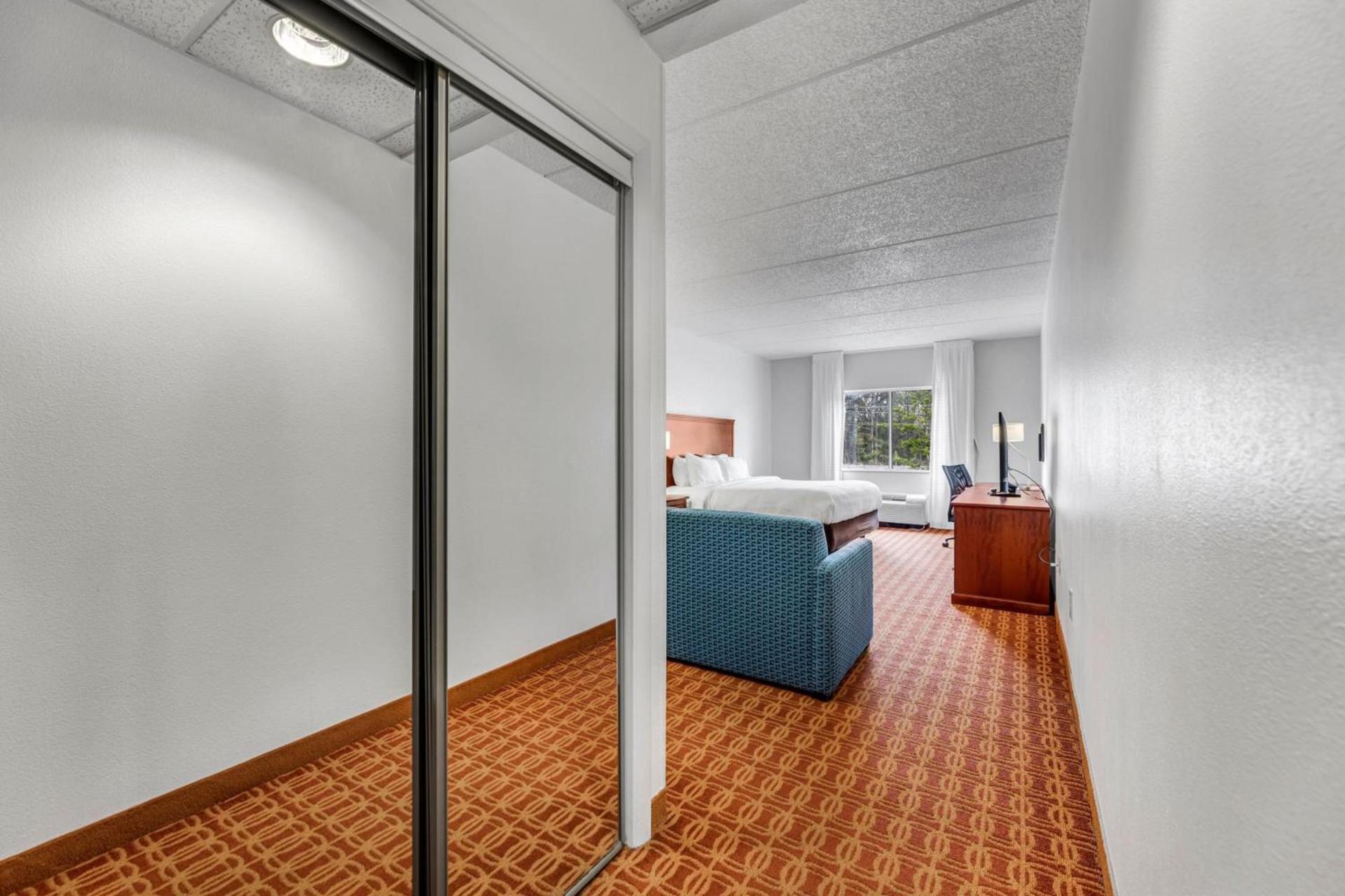 Fairfield Inn by Marriott Lumberton photo 81