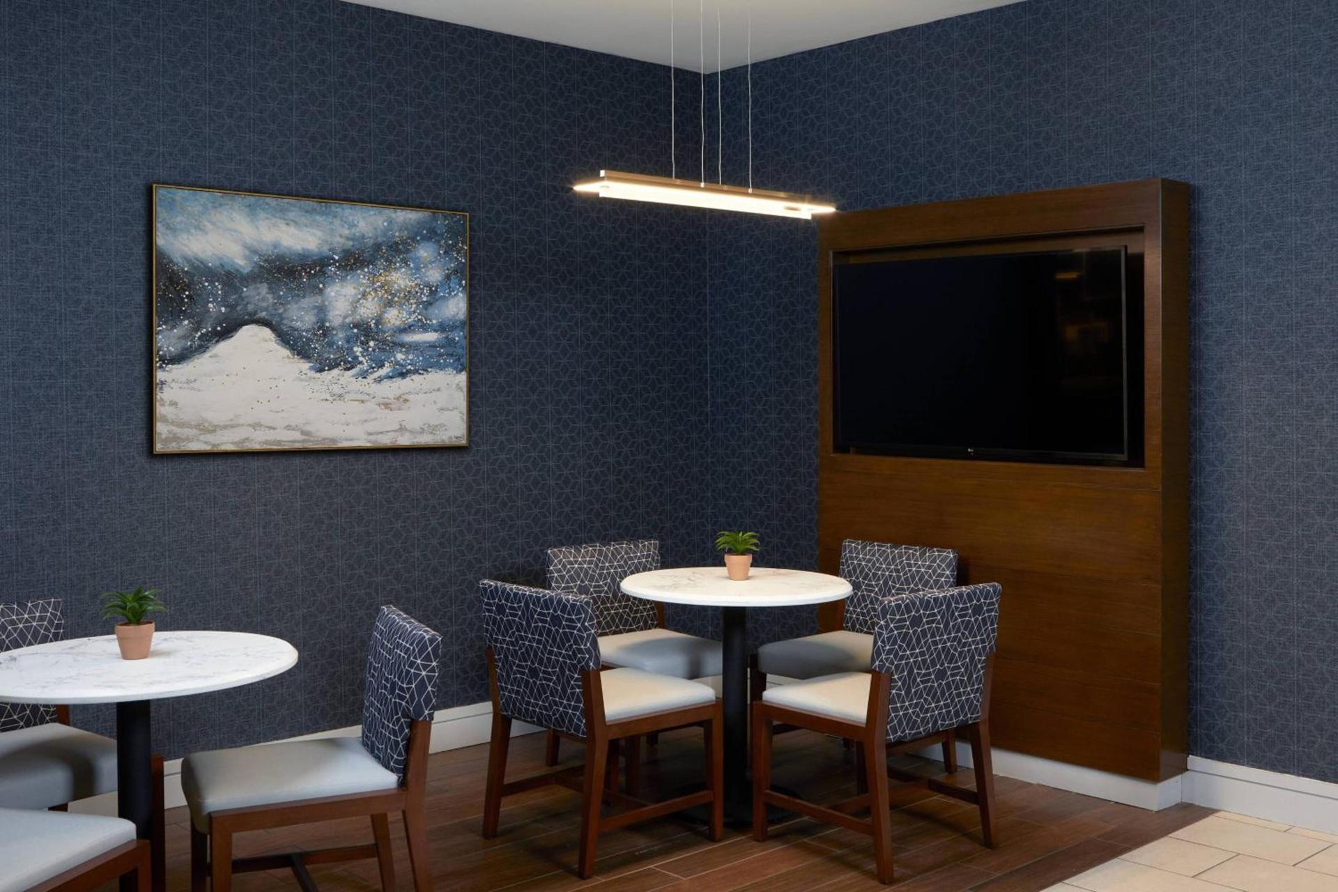 Courtyard by Marriott Los Angeles LAX / Century Boulevard photo 7