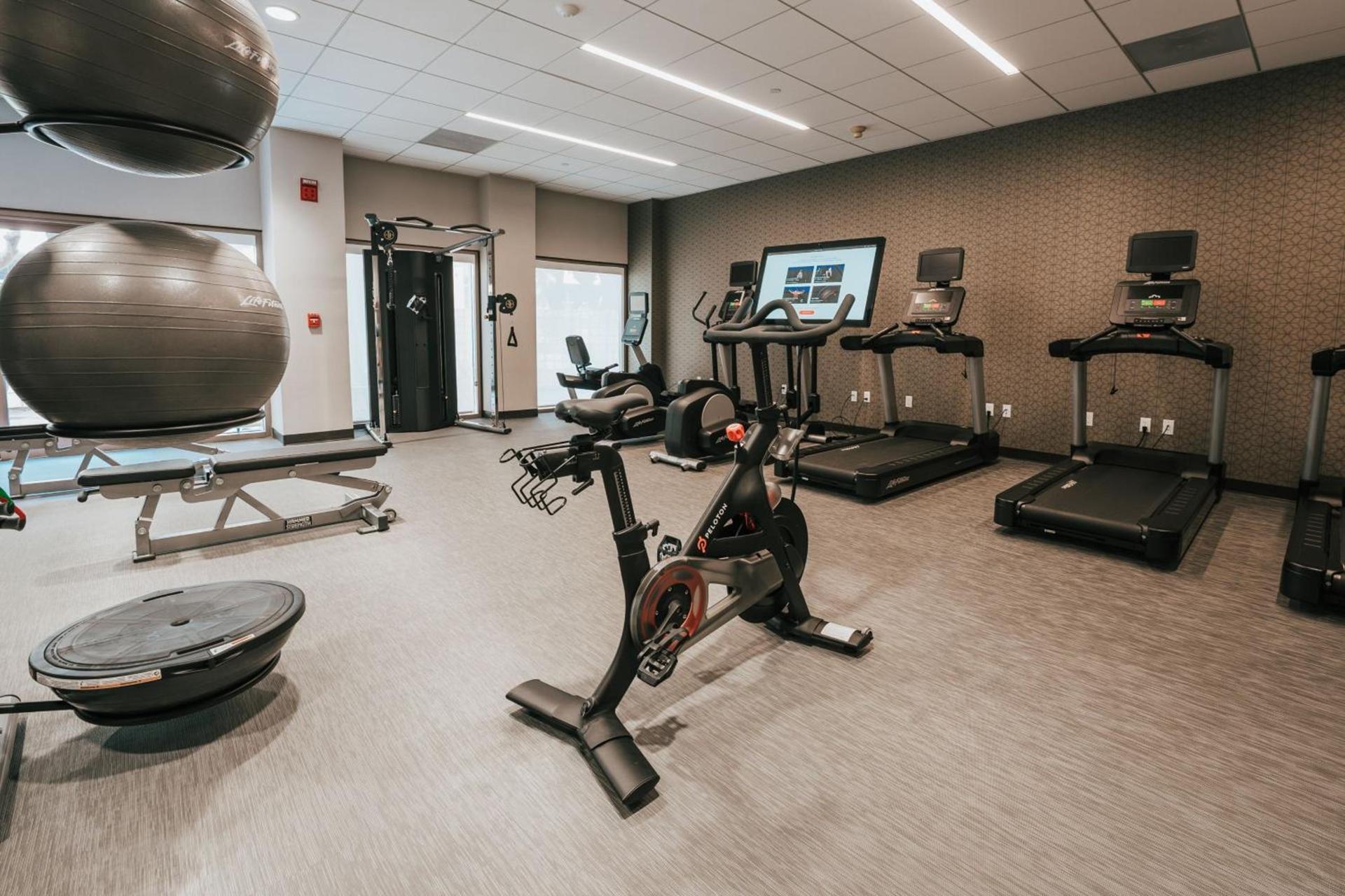 Courtyard by Marriott Los Angeles LAX / Century Boulevard photo 39