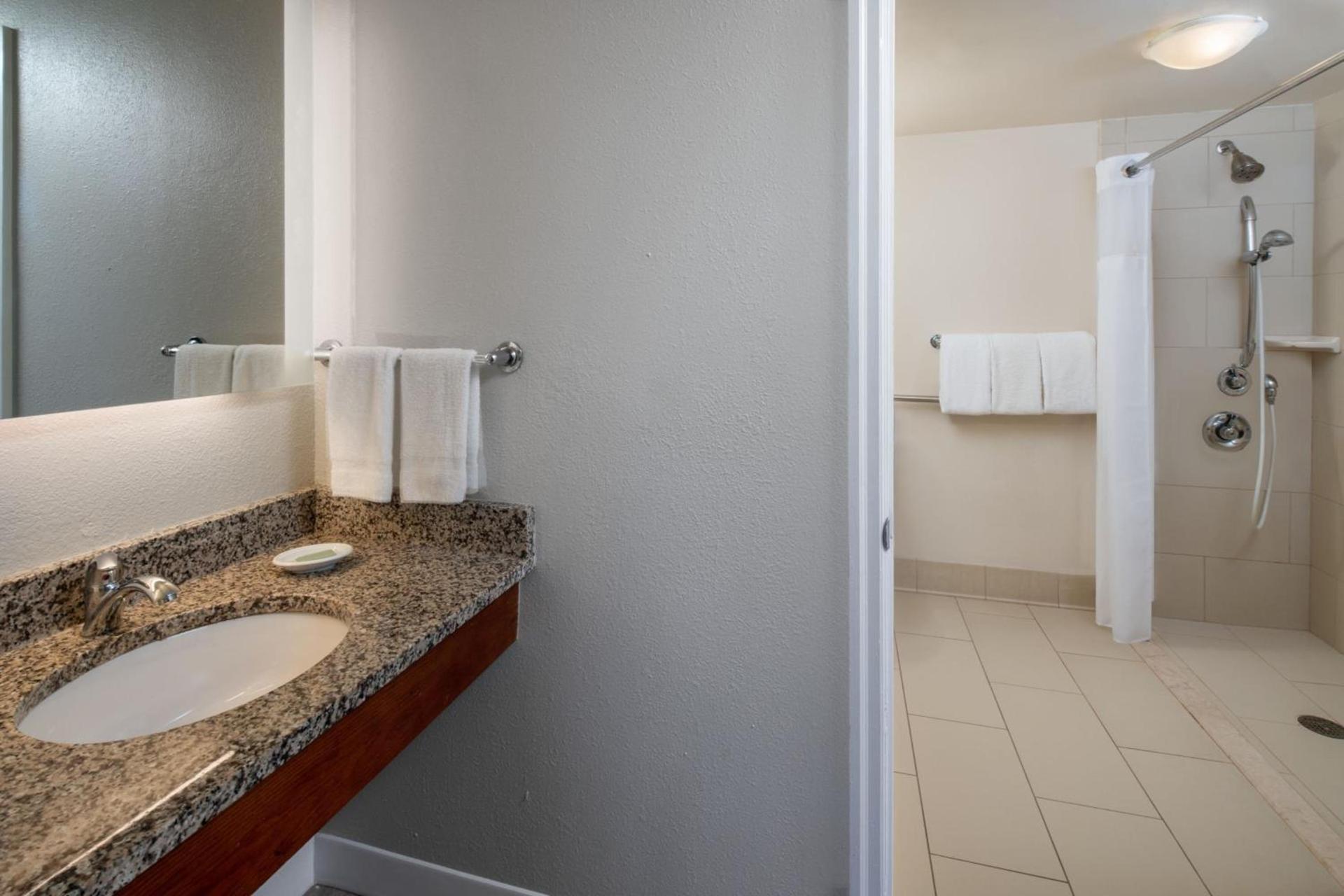 Residence Inn Charleston Riverview photo 14